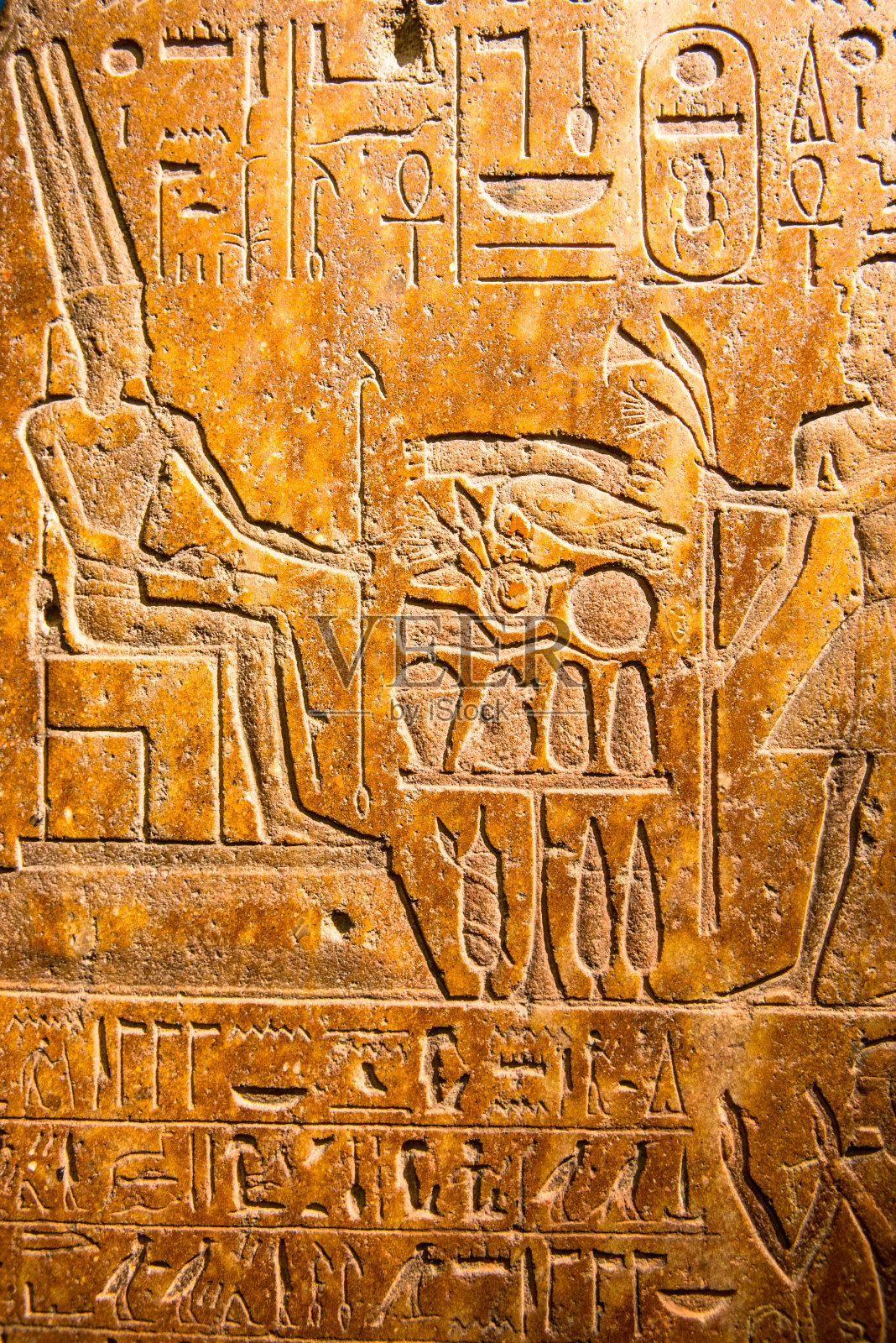 石头上埃及象形文字的复制品照片摄影图片