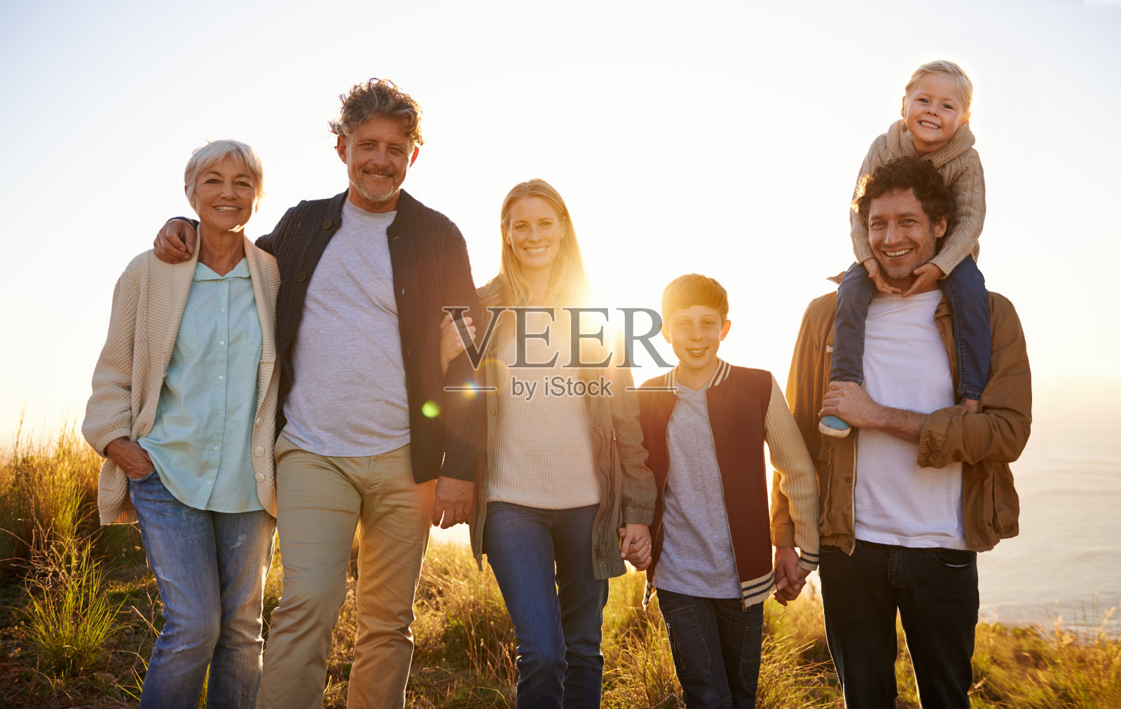 家庭纽带很牢固照片摄影图片