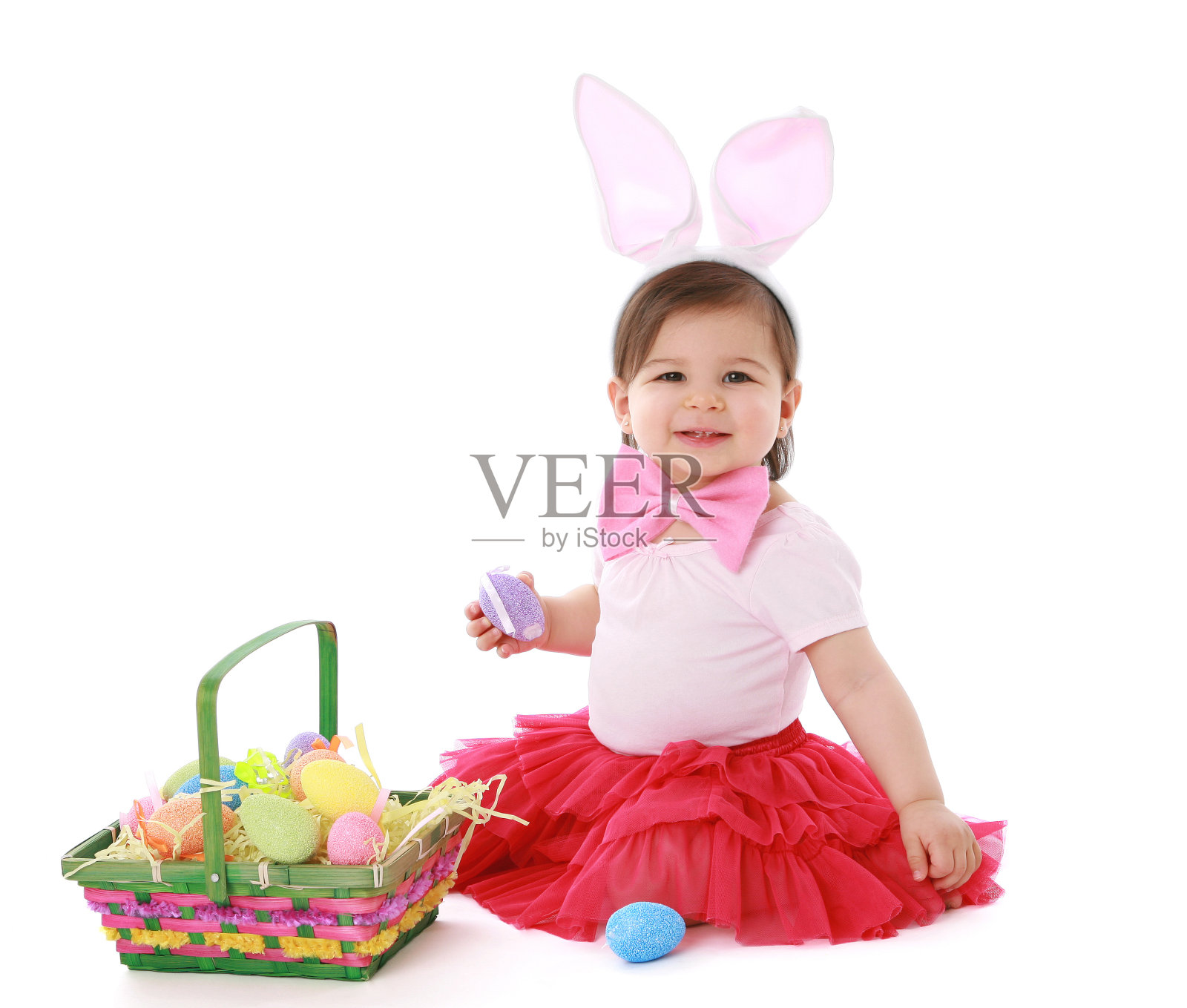 带着复活节彩蛋的宝宝照片摄影图片