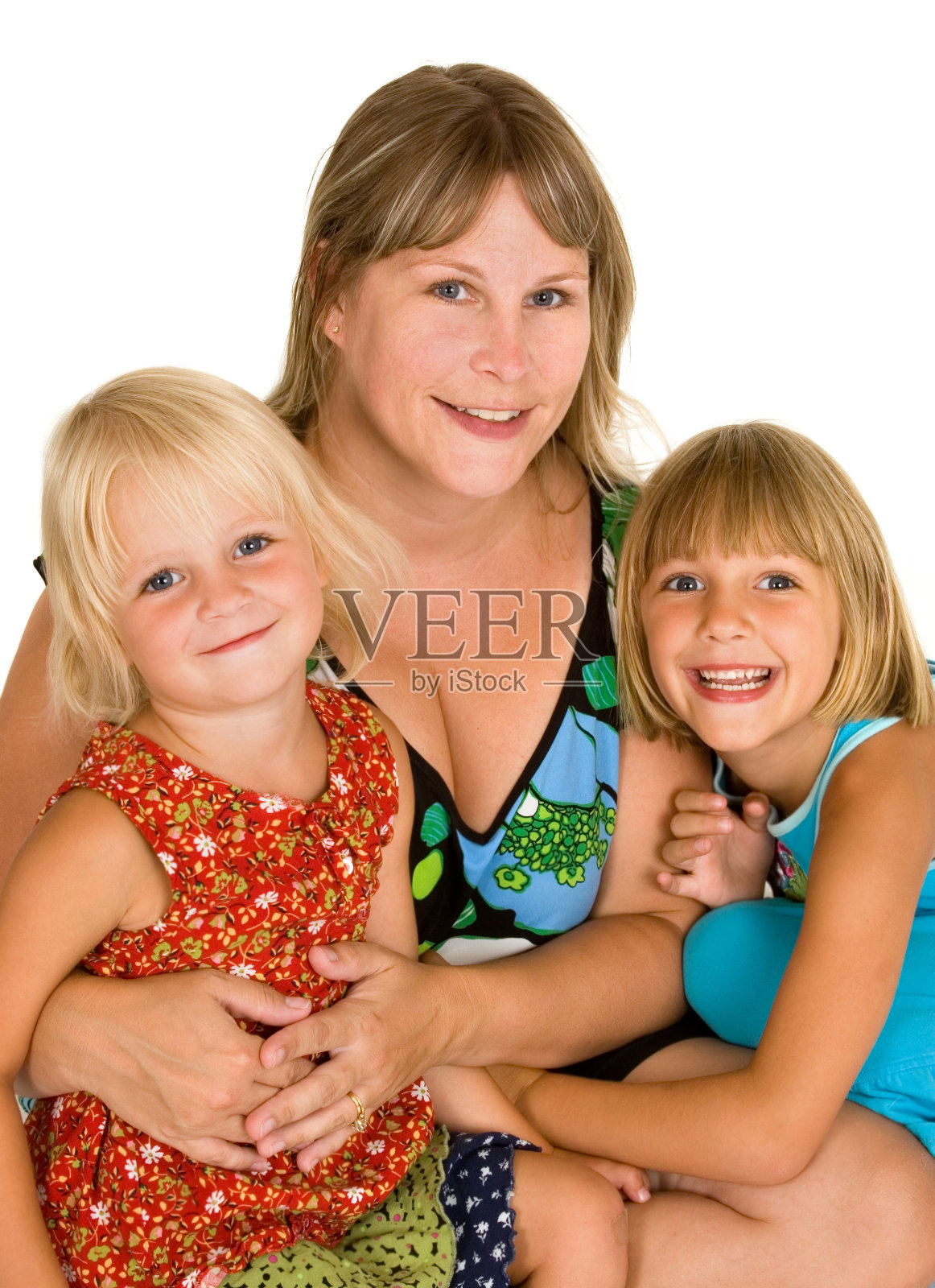母亲和两个女儿照片摄影图片