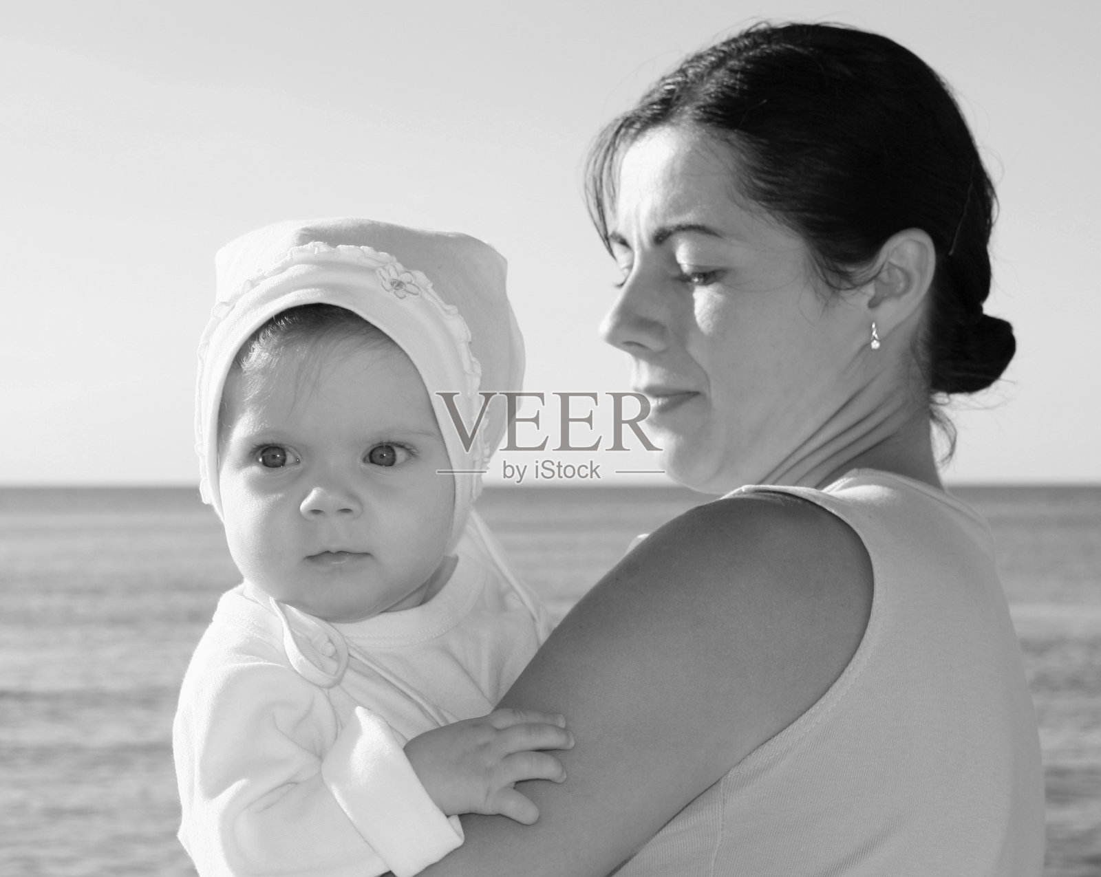 母亲与婴儿照片摄影图片