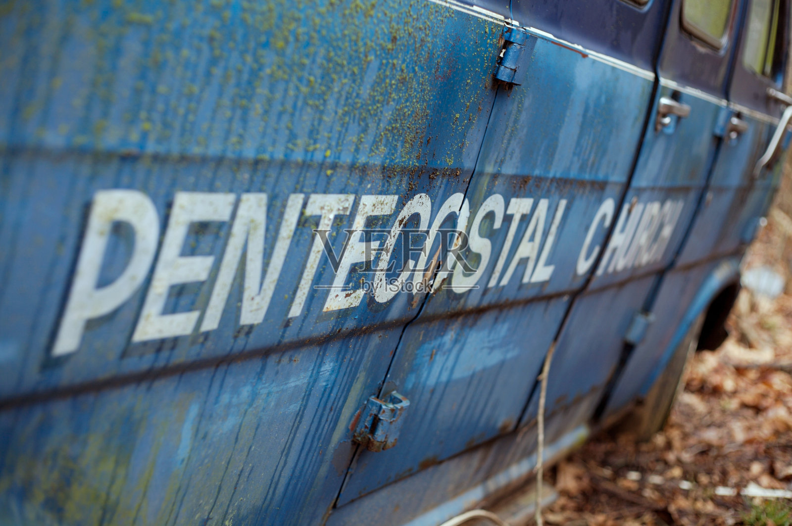 乡村风景-教堂客货两用车照片摄影图片