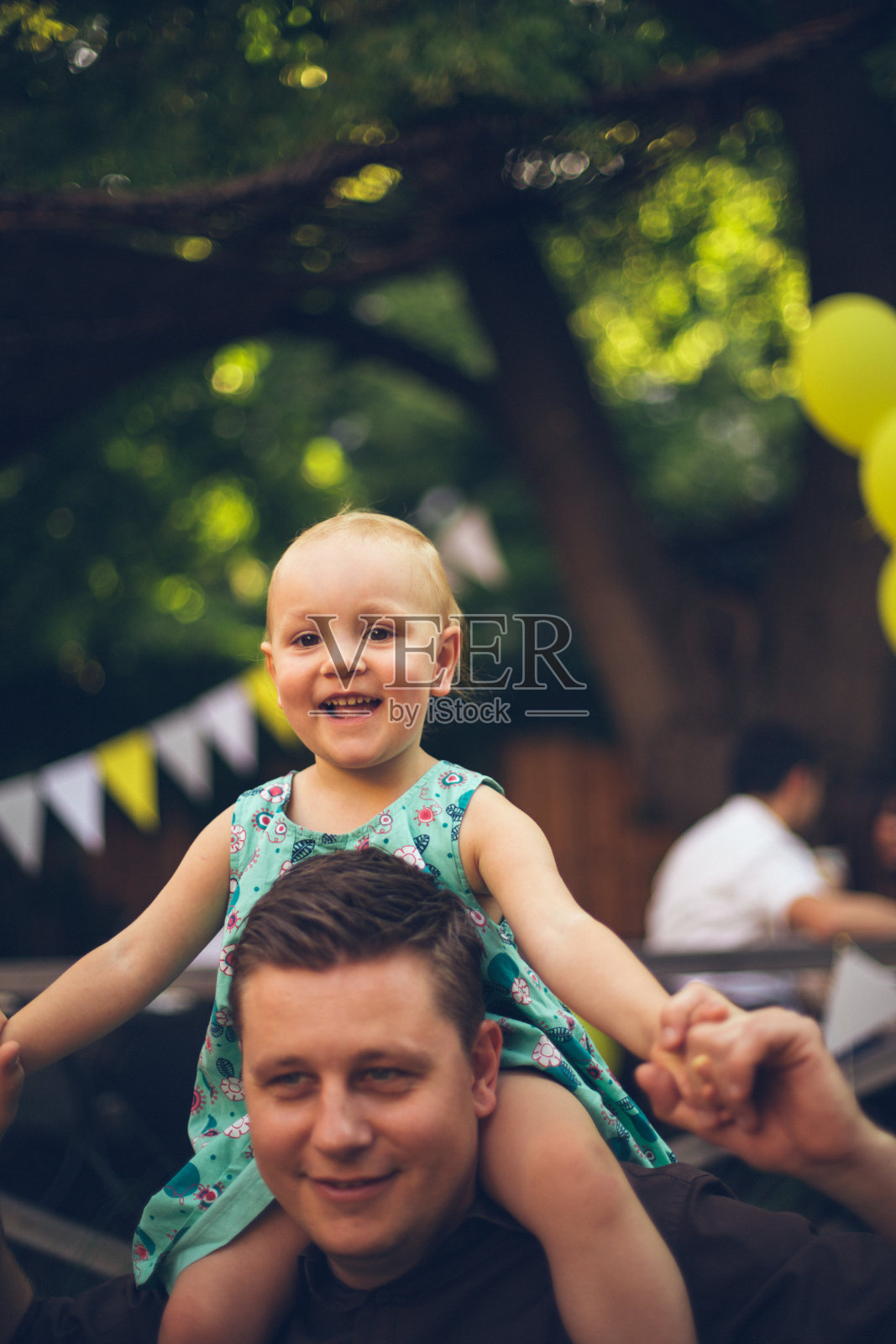 父亲和女儿照片摄影图片