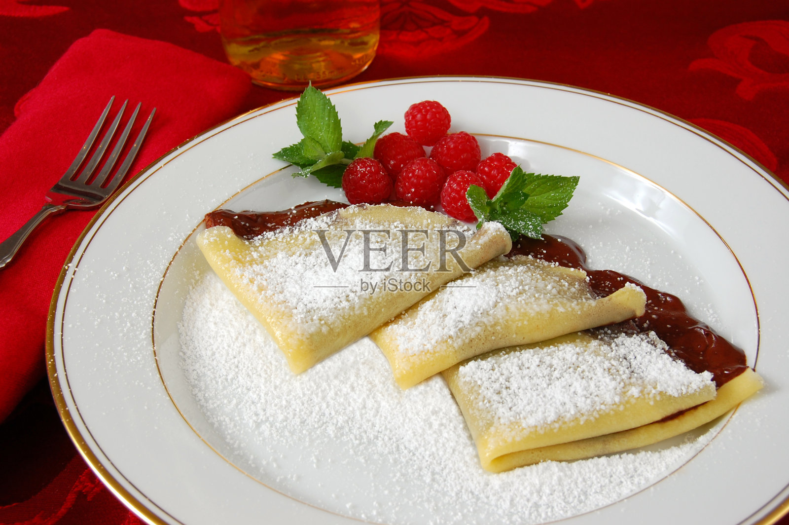 法式薄饼有巧克力照片摄影图片