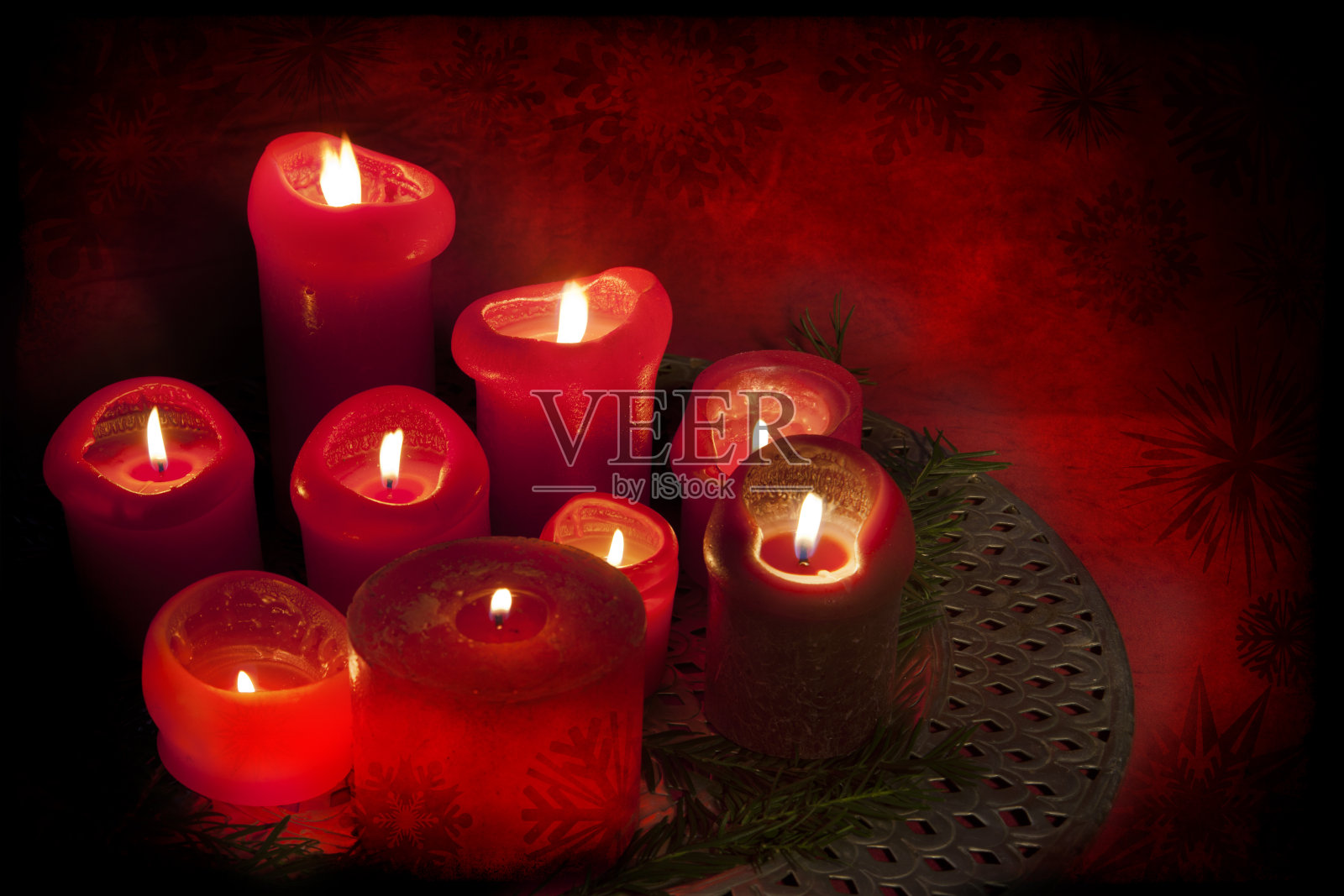 红色圣诞装饰烛光照片摄影图片