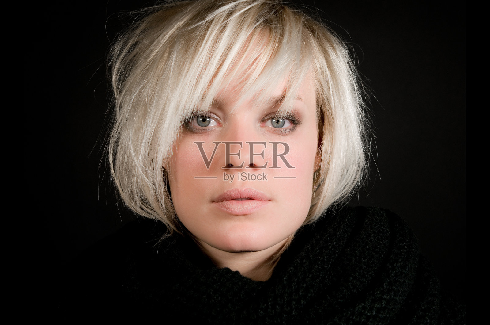 金发在黑色照片摄影图片