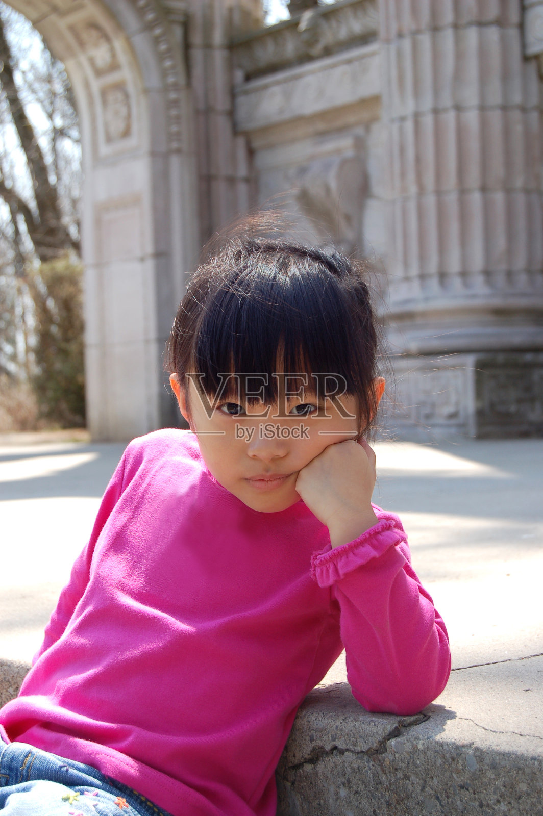 喜怒无常的照片摄影图片