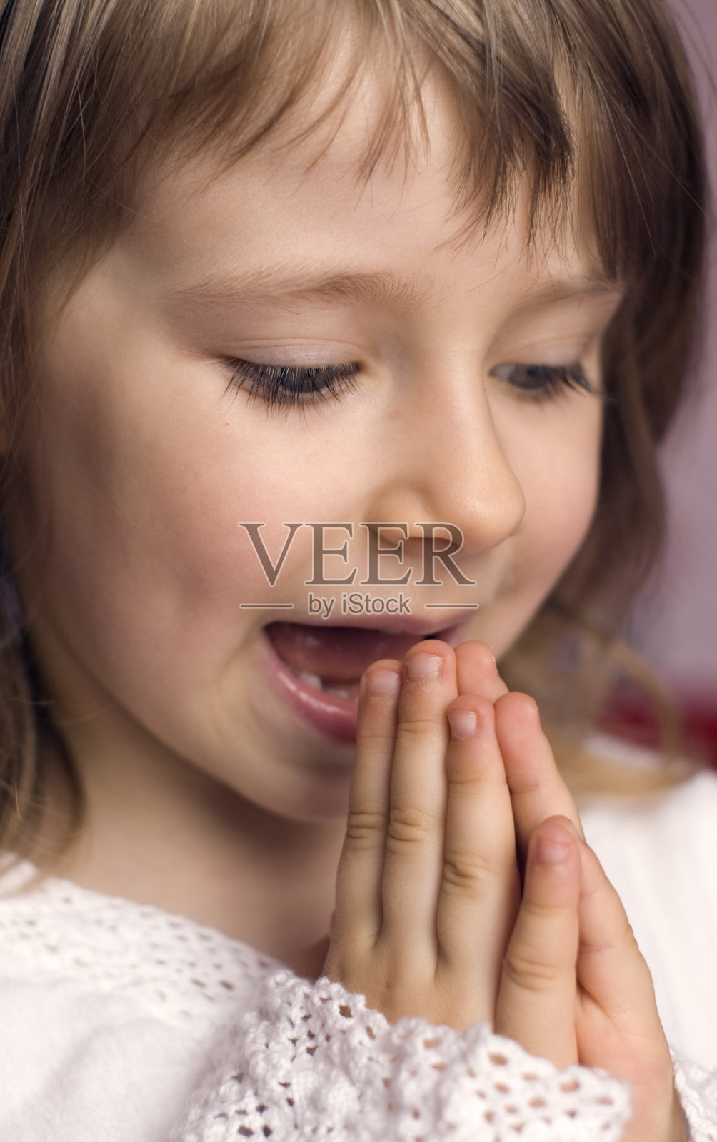 小天使照片摄影图片