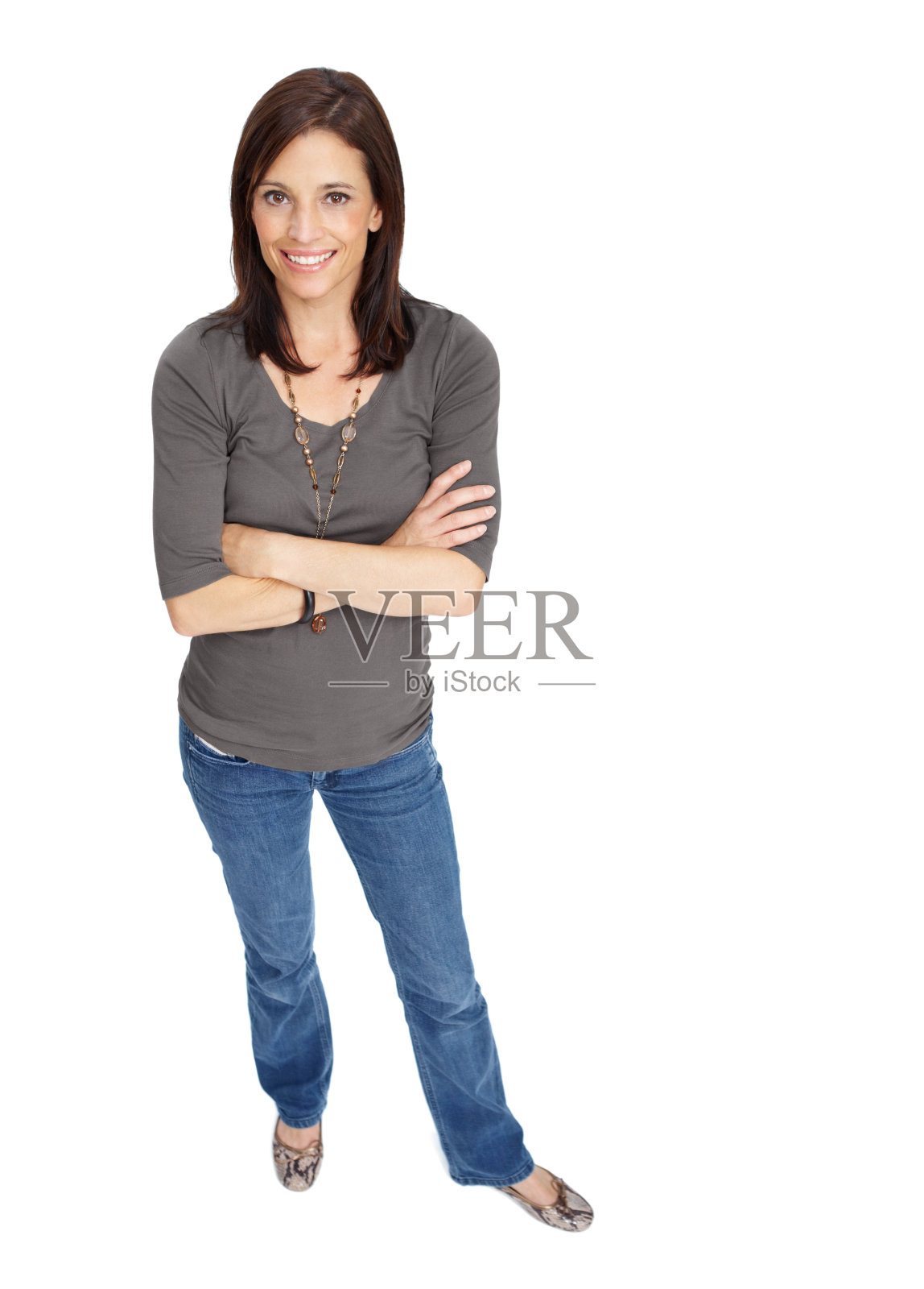 以自信和镇定的姿态向上看照片摄影图片