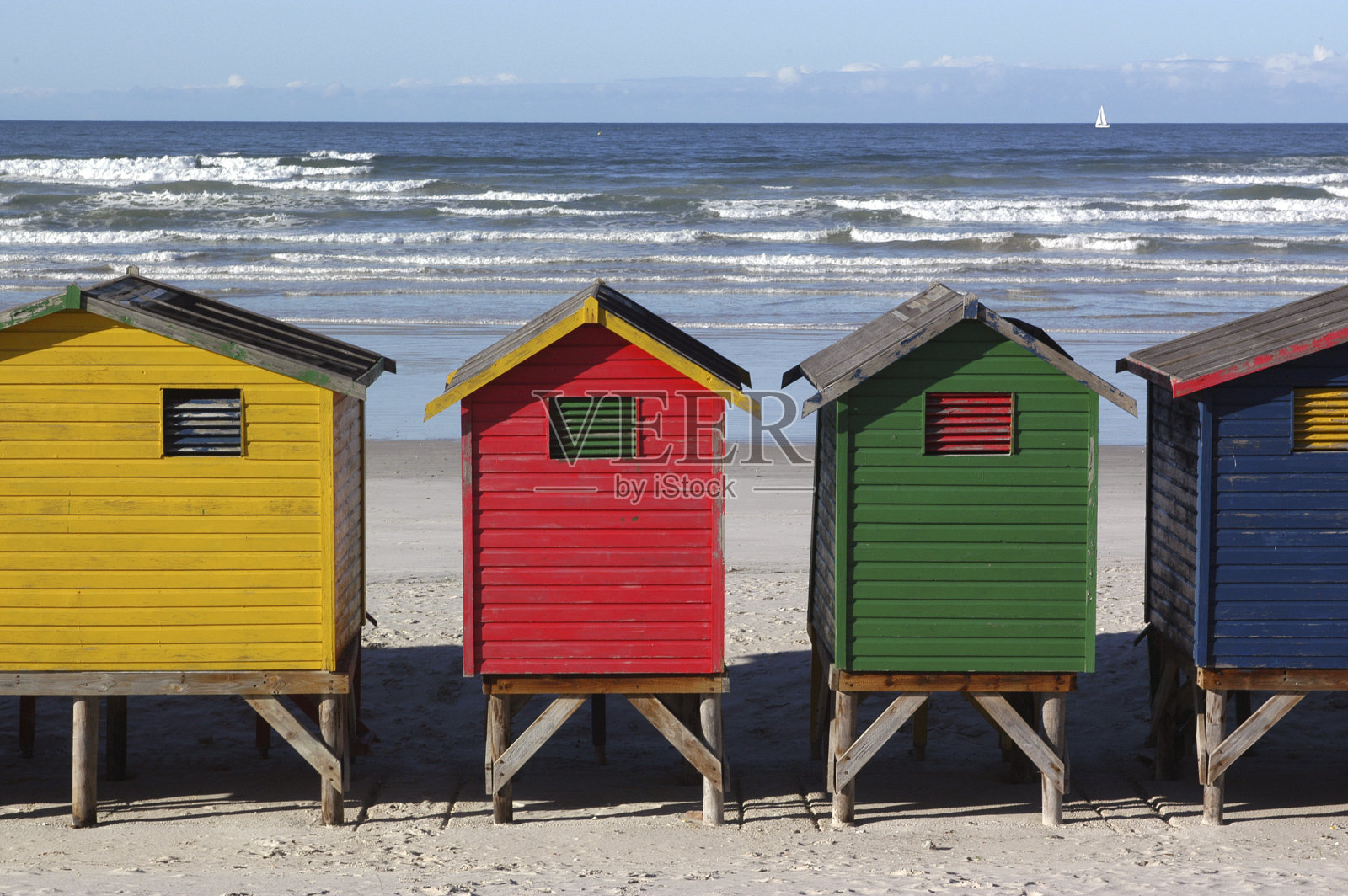 洗澡的小屋照片摄影图片