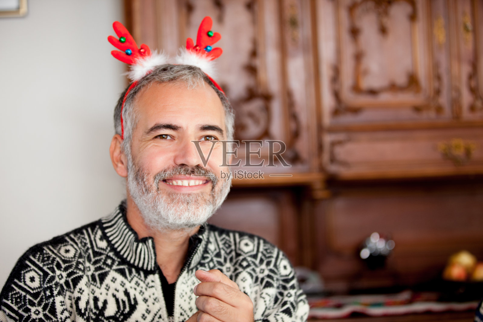 成人进入圣诞精神照片摄影图片