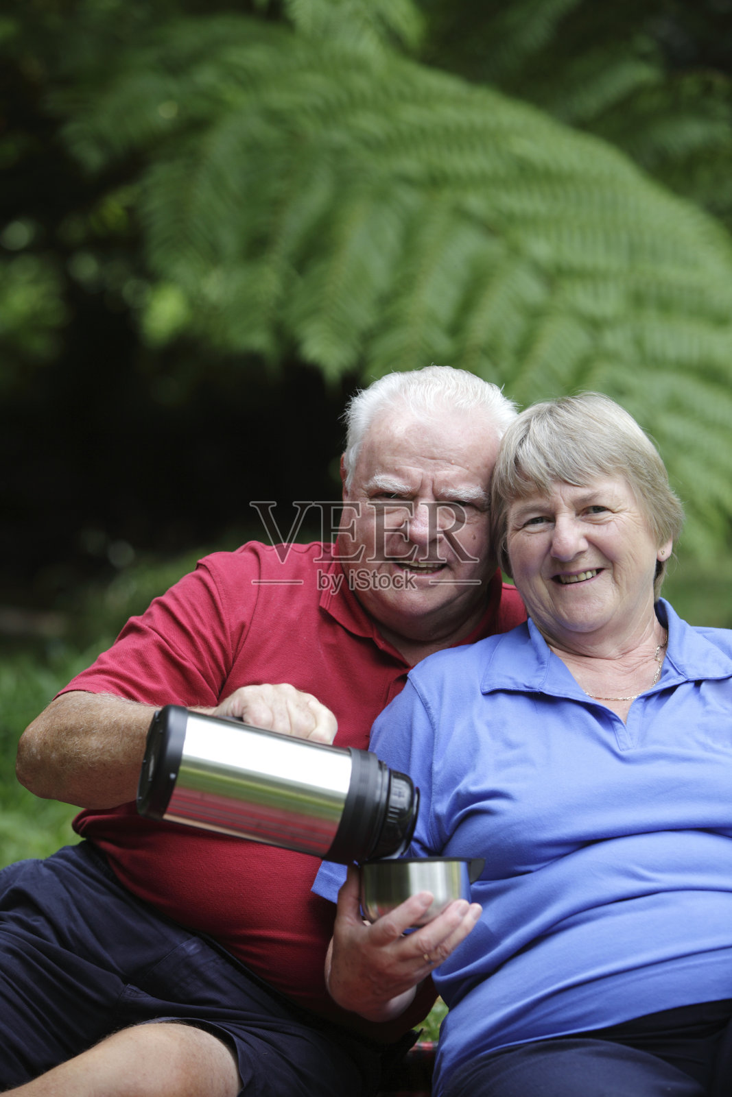 老年人的野餐照片摄影图片
