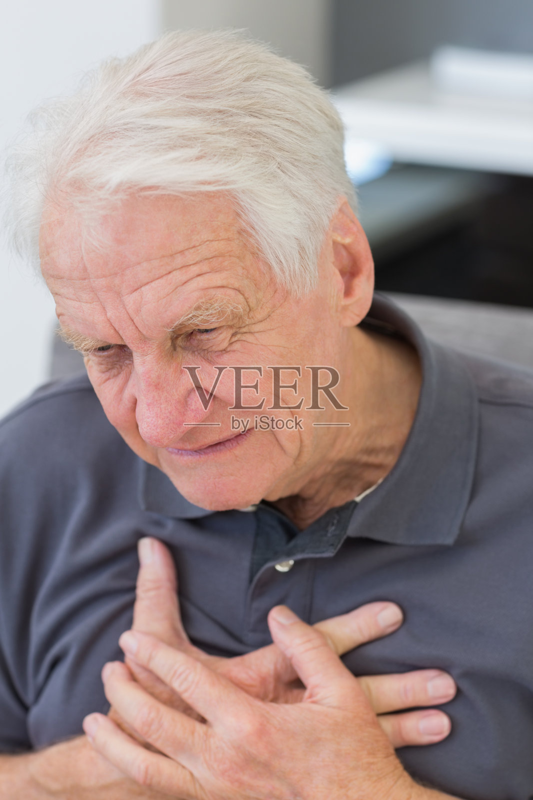 成熟的人有一颗不好的心照片摄影图片