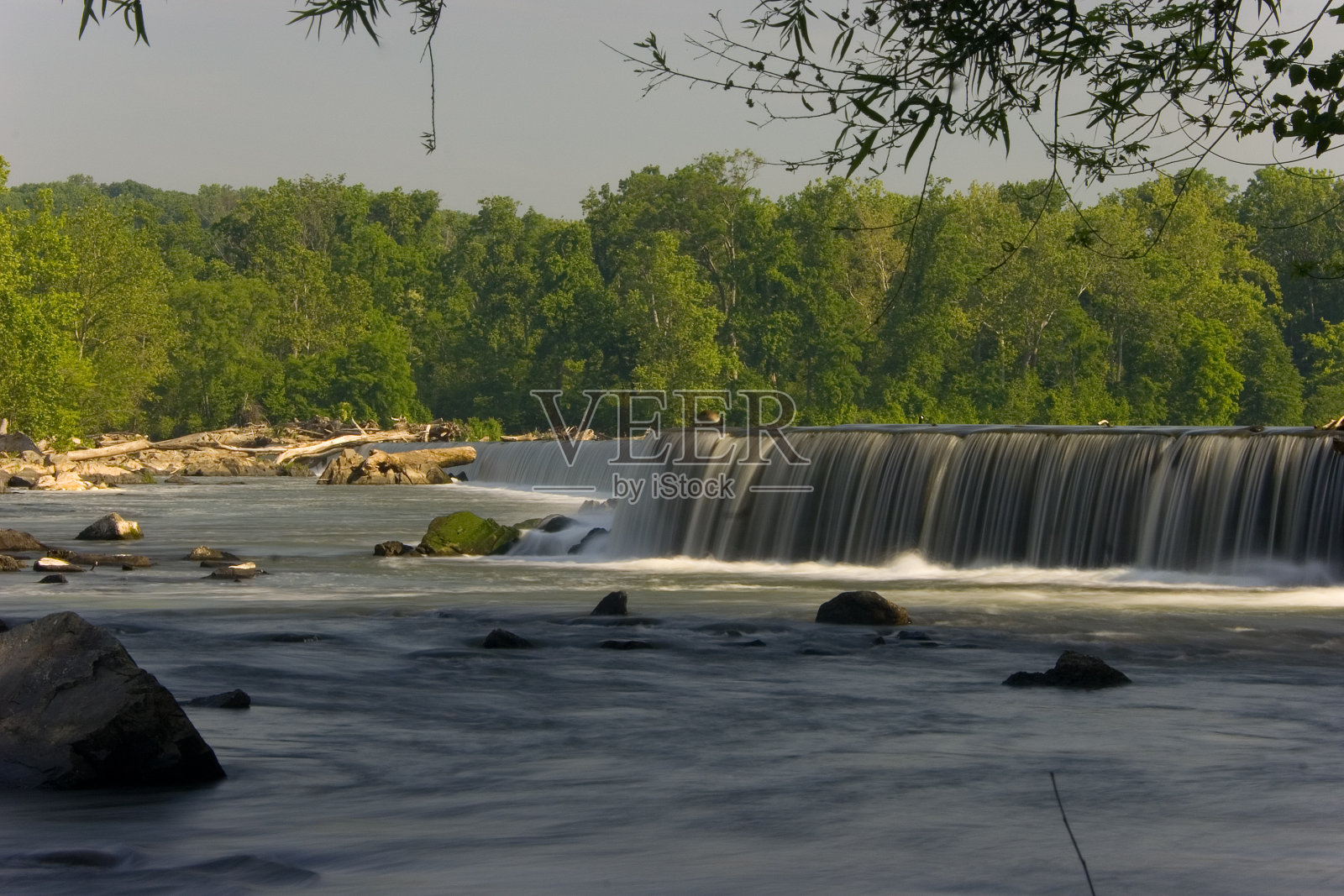 波托马克河的大坝和大瀑布照片摄影图片