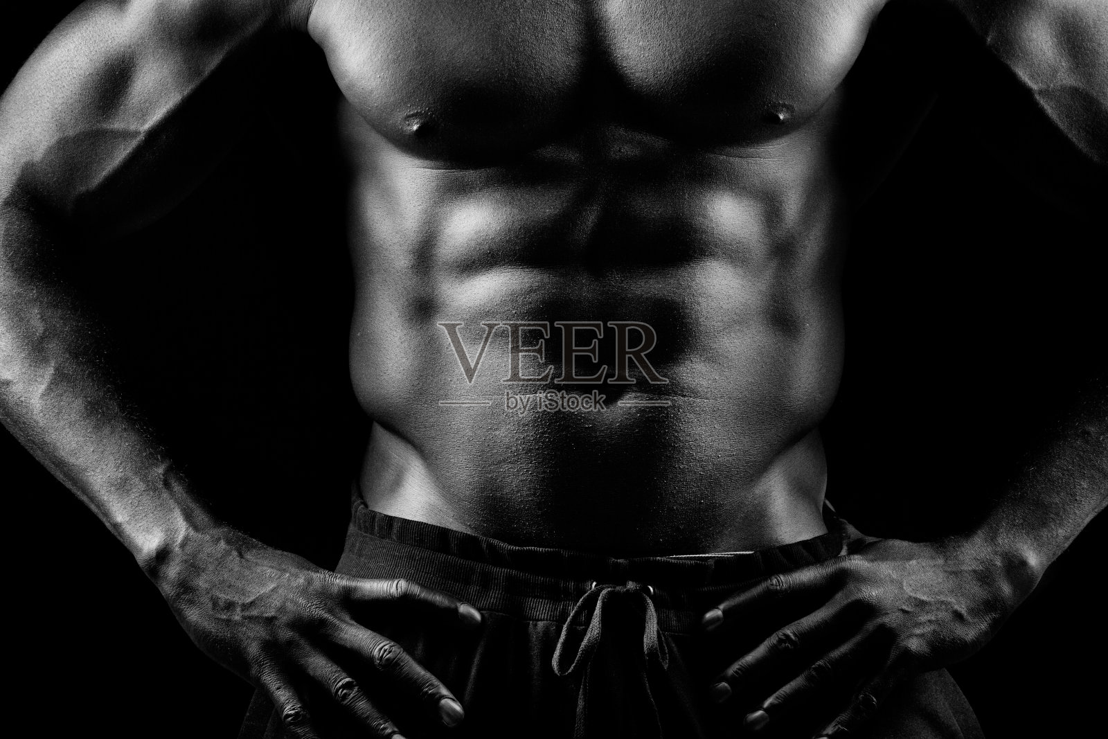 肌肉发达的黑人男性的特写照片摄影图片