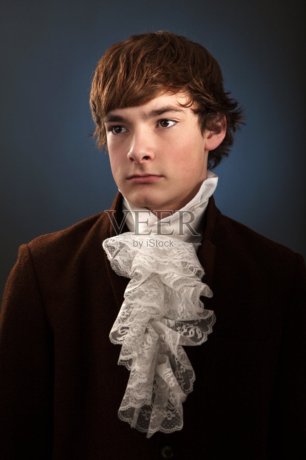 年轻男子复古风格的肖像照片摄影图片