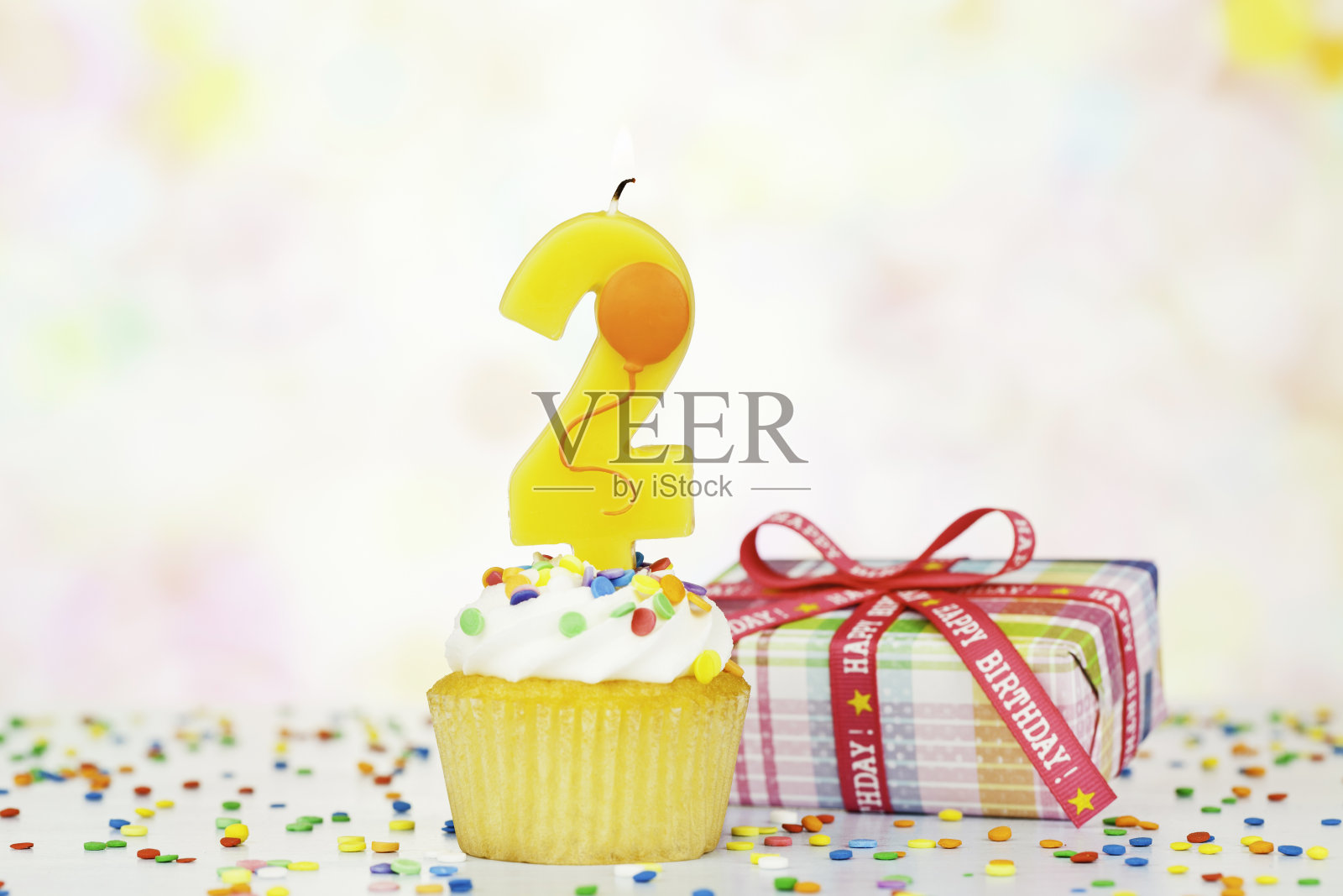 2岁生日快乐照片摄影图片