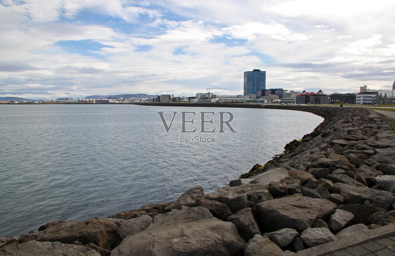 冰岛:雷克雅未克的海滨景观照片摄影图片