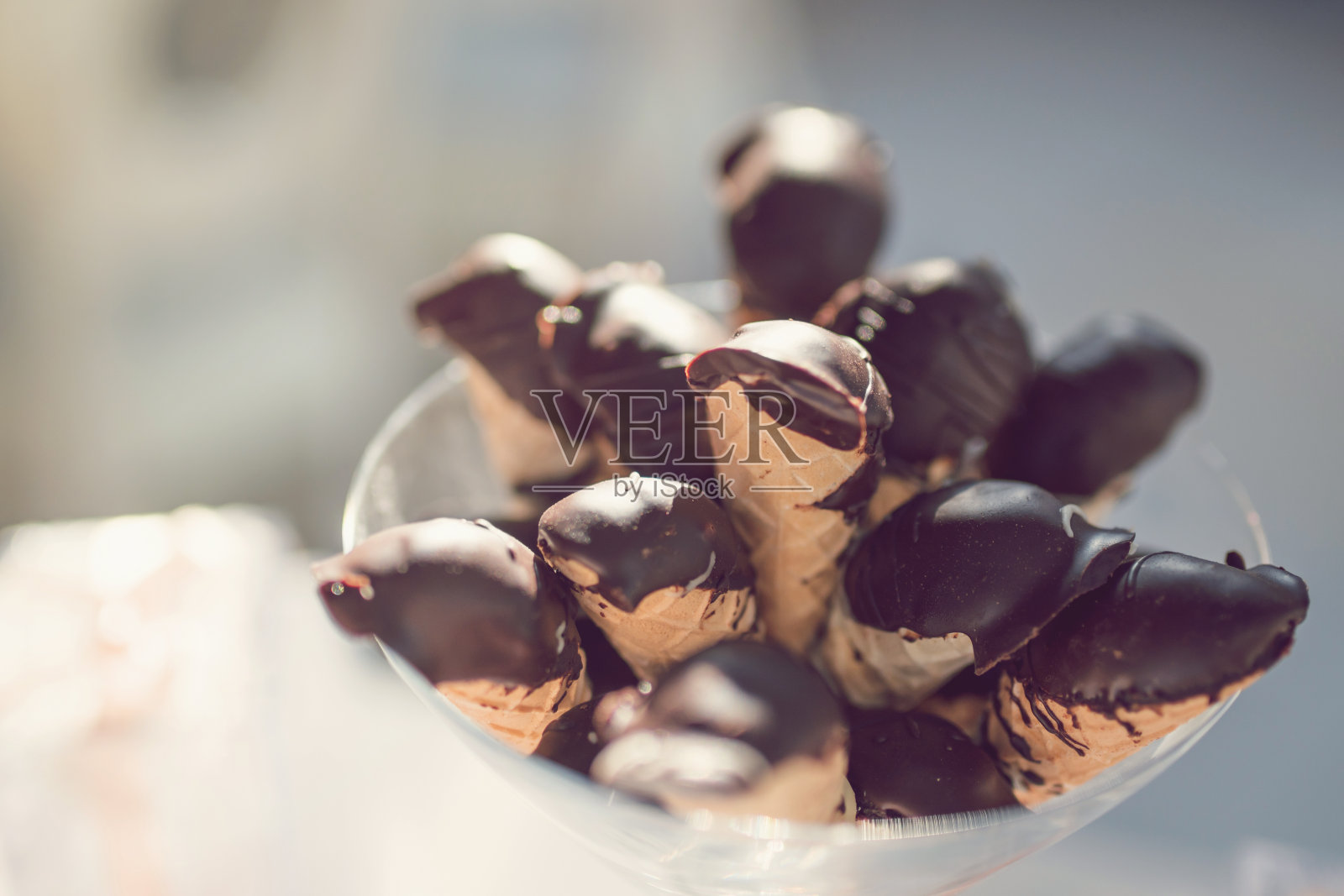 可爱的小号手照片摄影图片