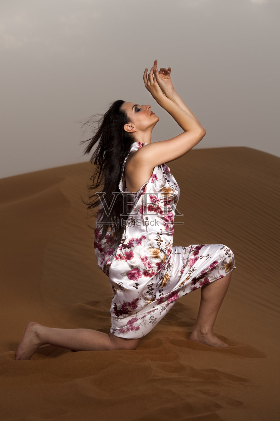 美丽的阿拉伯女人照片摄影图片