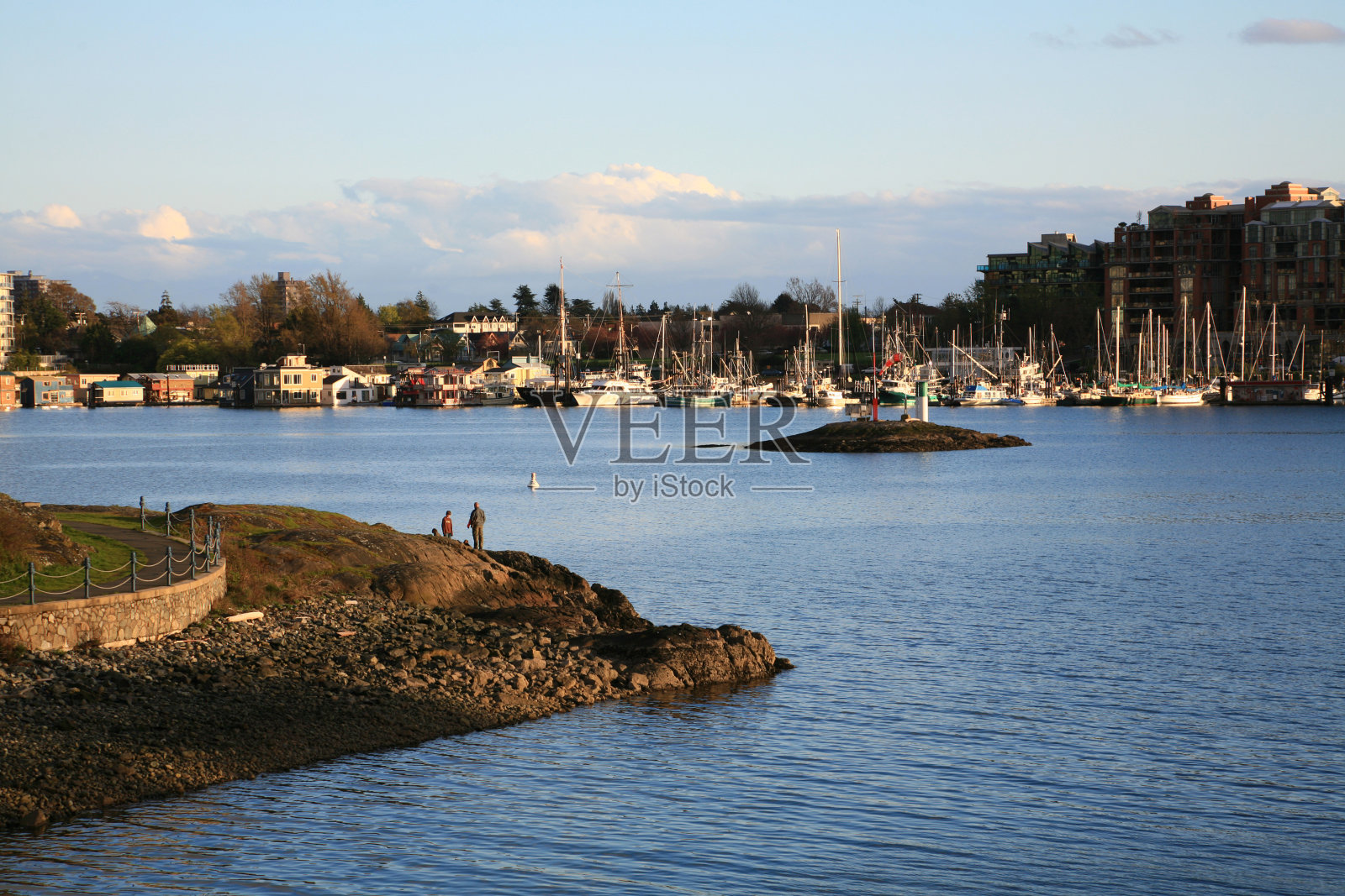 英属哥伦比亚维多利亚渔人码头的傍晚阳光照片摄影图片