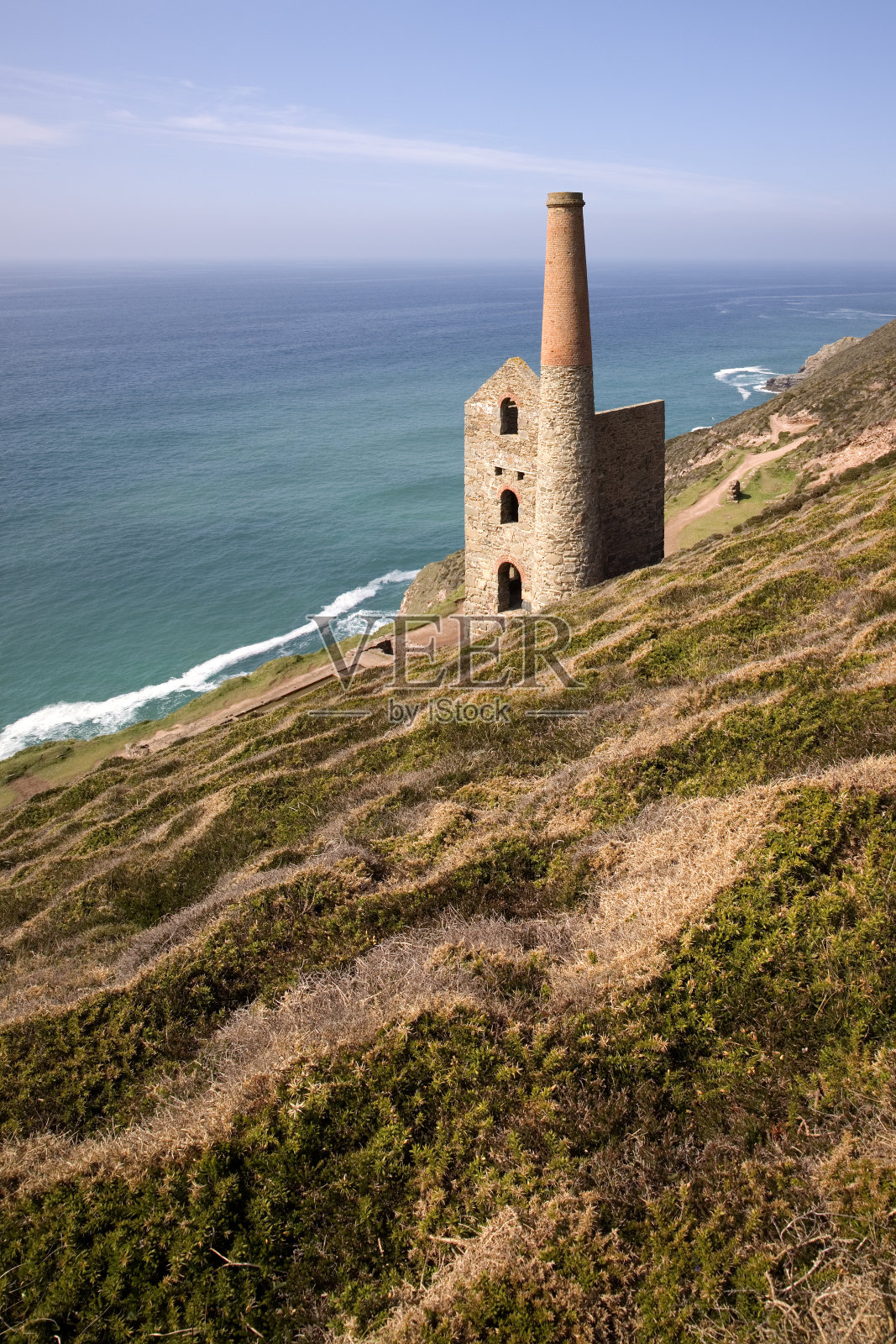 英国北康沃尔海岸的废弃矿井照片摄影图片