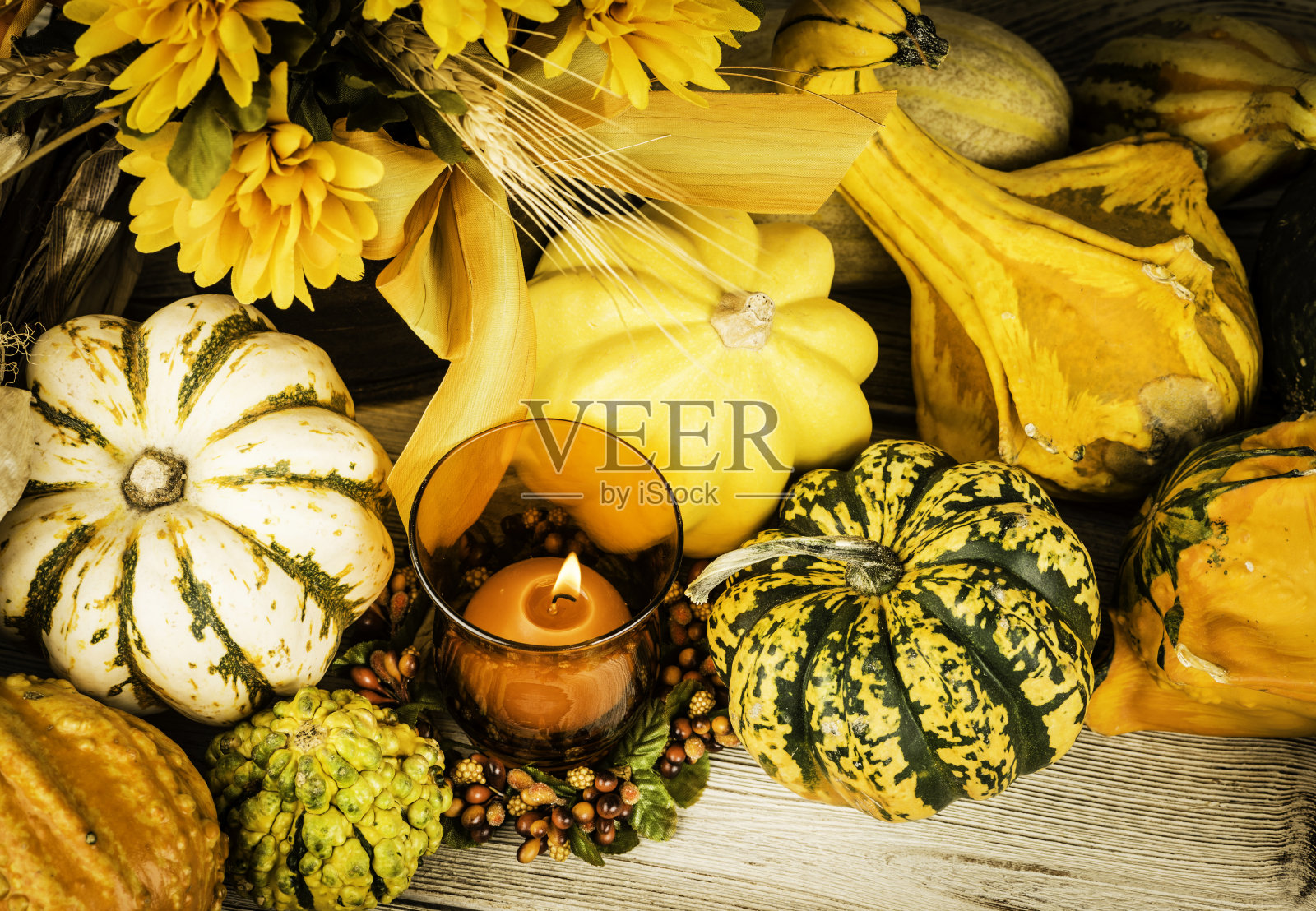 燃烧蜡烛的感恩节安排照片摄影图片