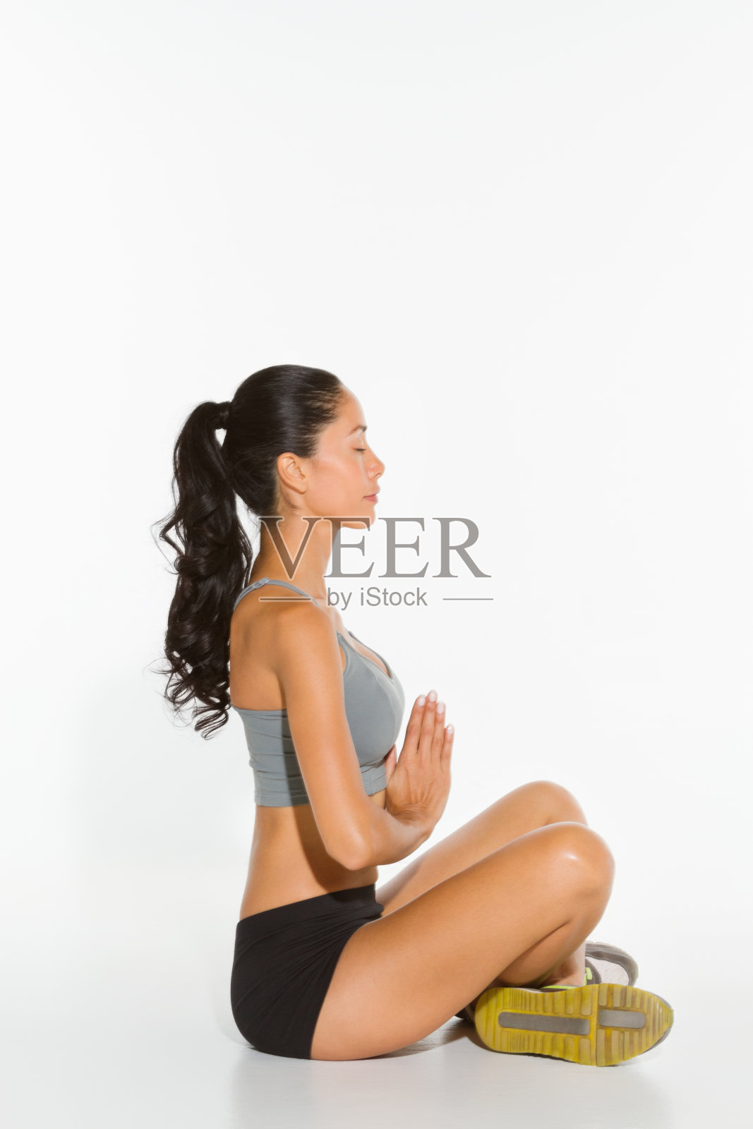 年轻女子沉思照片摄影图片