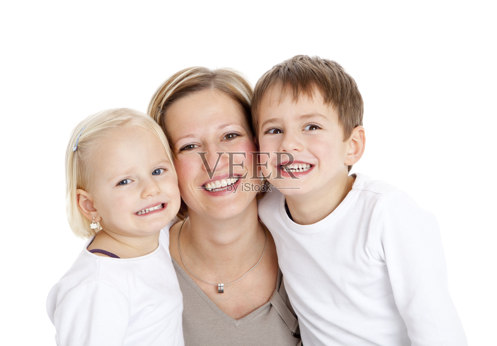 有两个孩子的母亲照片摄影图片