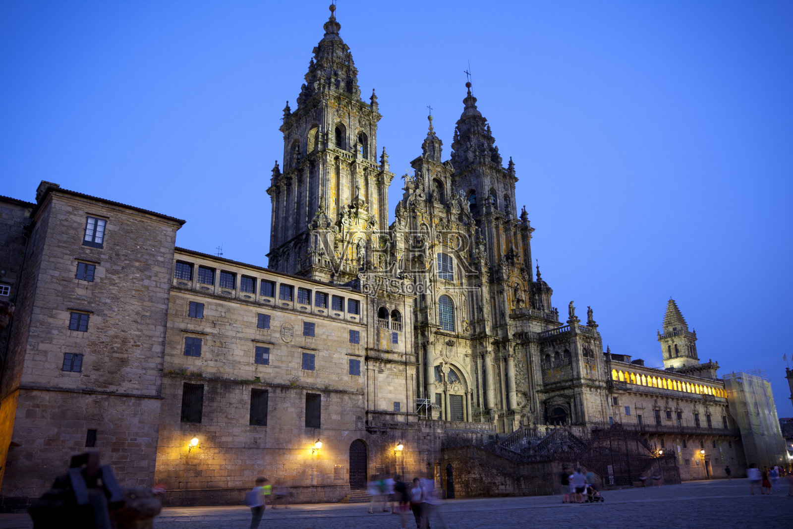 圣地亚哥德孔波斯特拉的蓝色夜晚照片摄影图片