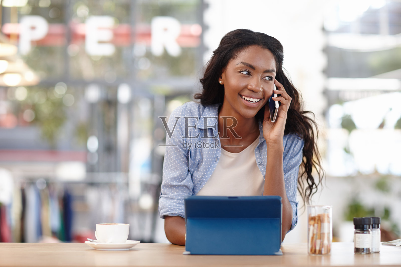 我在咖啡店等你照片摄影图片