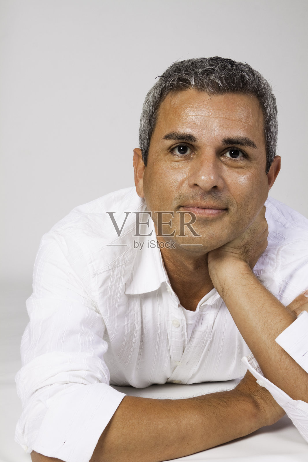 成熟的拉美裔人照片摄影图片