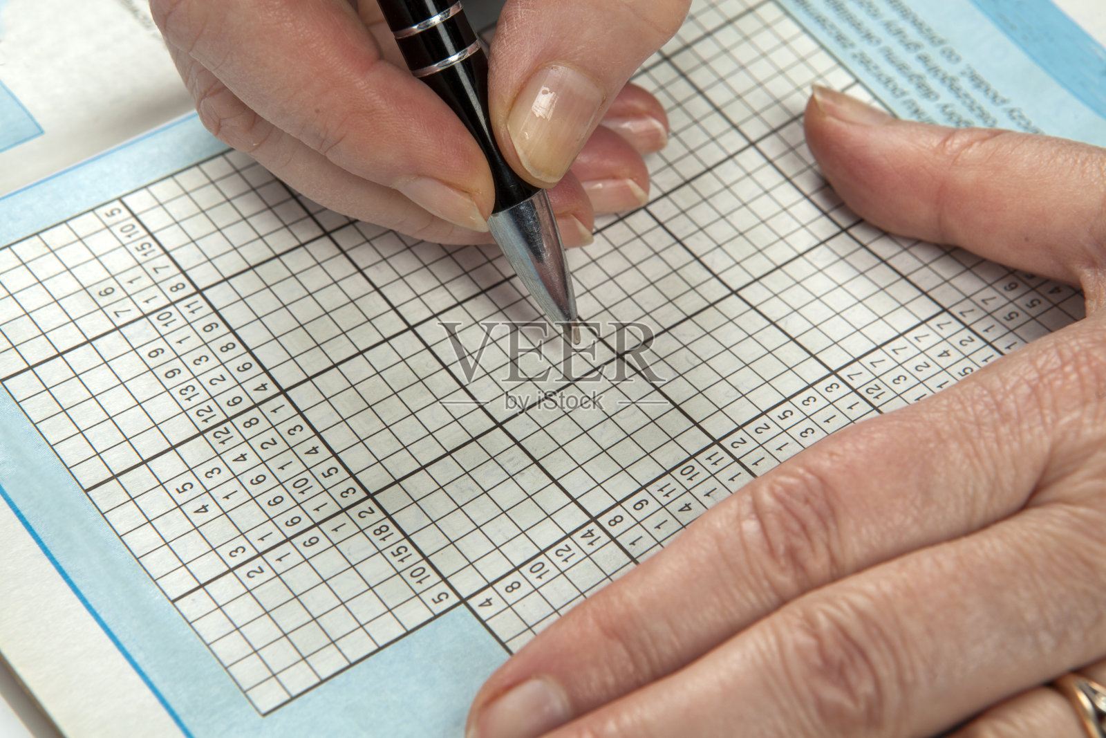 解决填字游戏-数独照片摄影图片