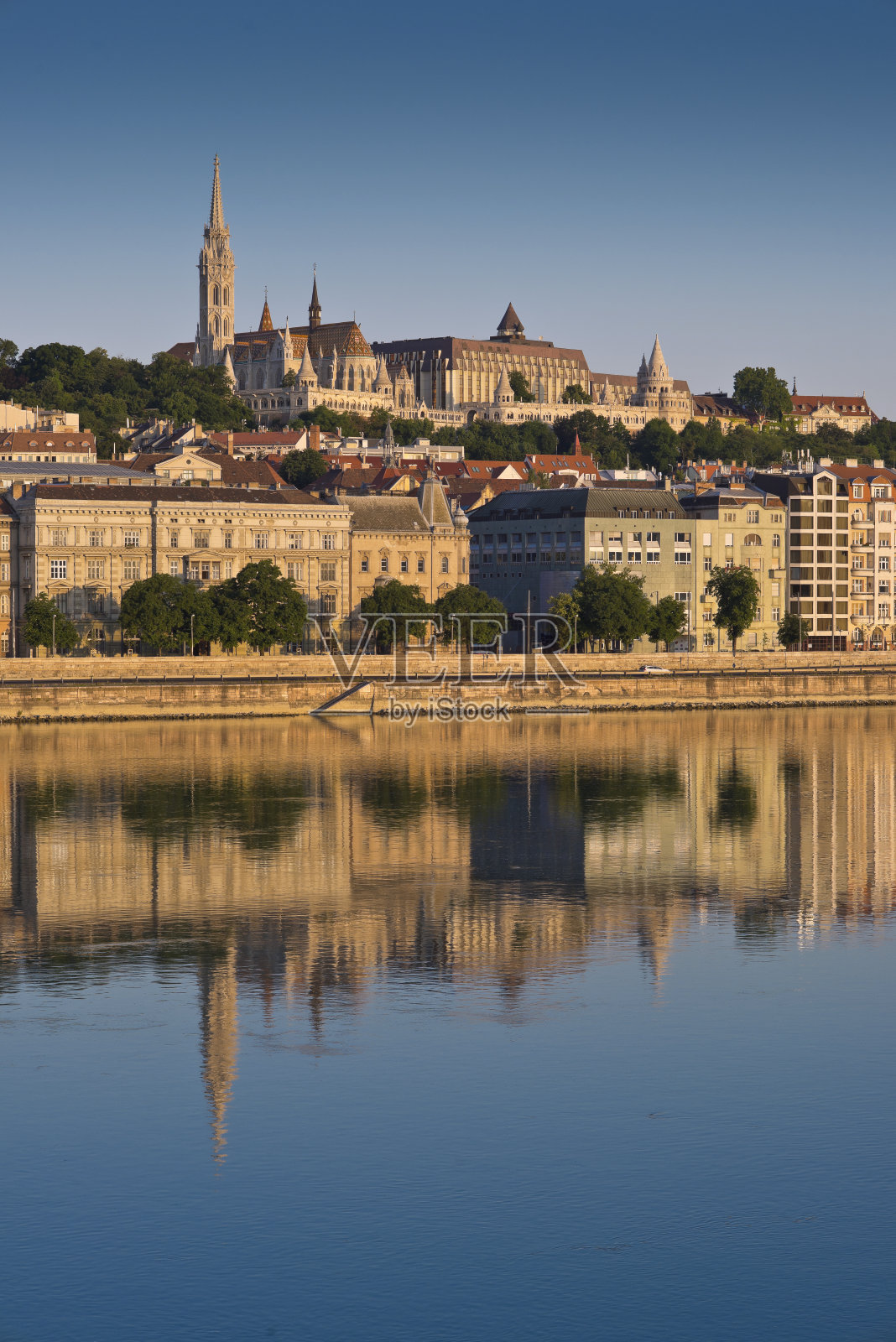 布达佩斯城和多瑙河的建筑照片摄影图片