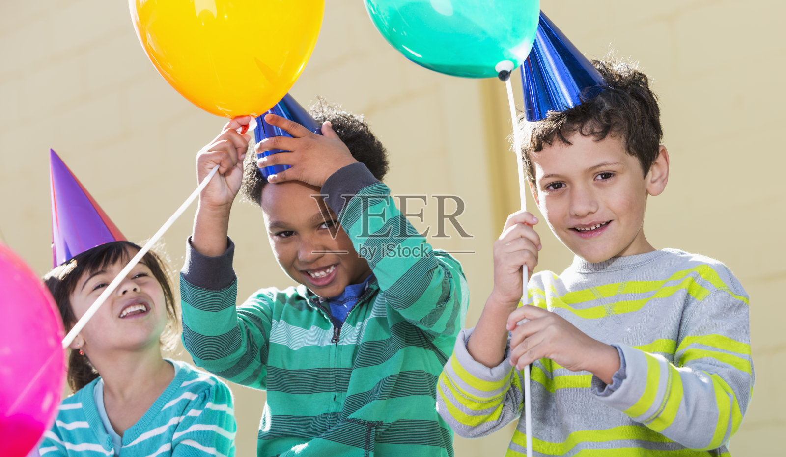 孩子们的生日聚会照片摄影图片