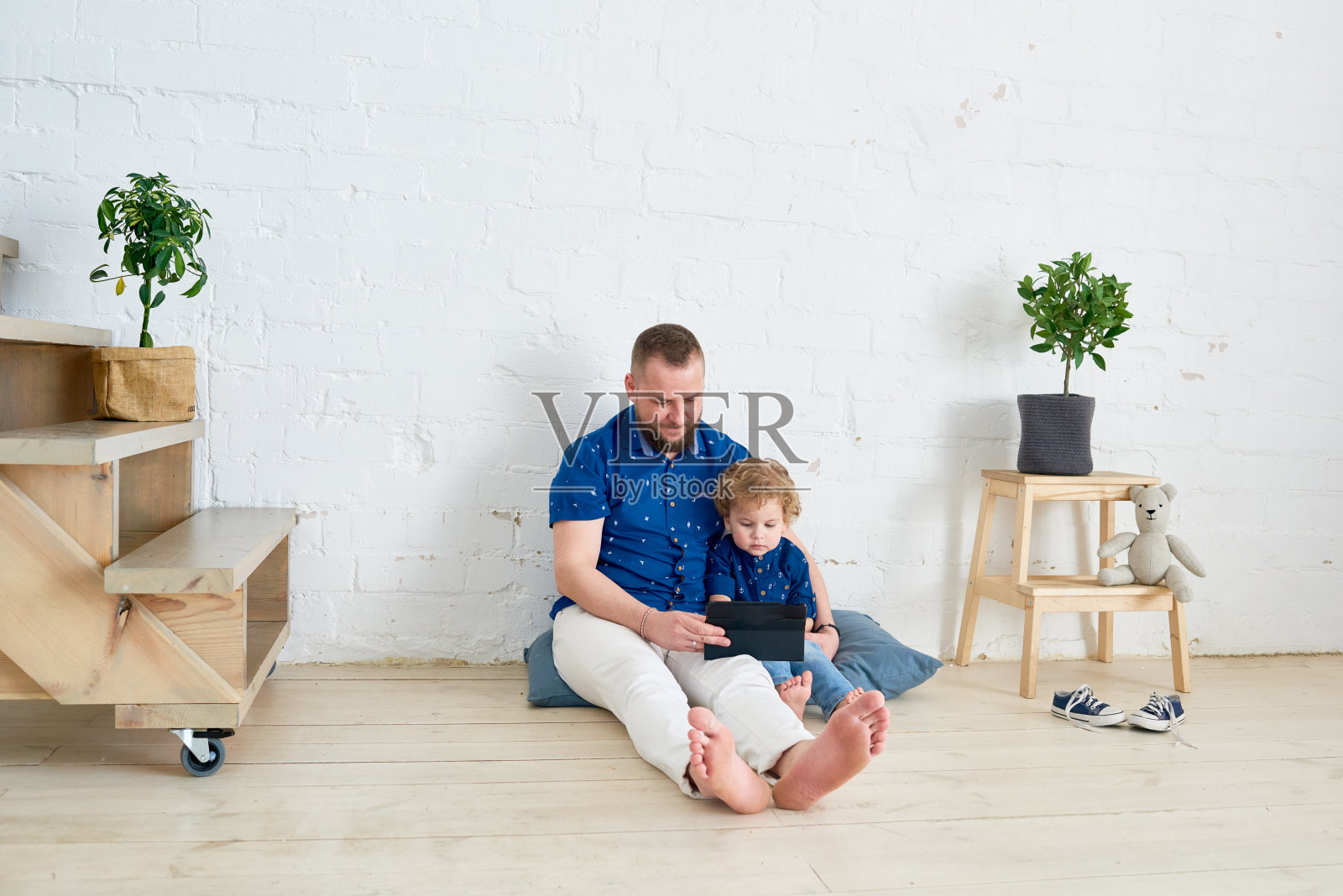 有其父必有其子照片摄影图片