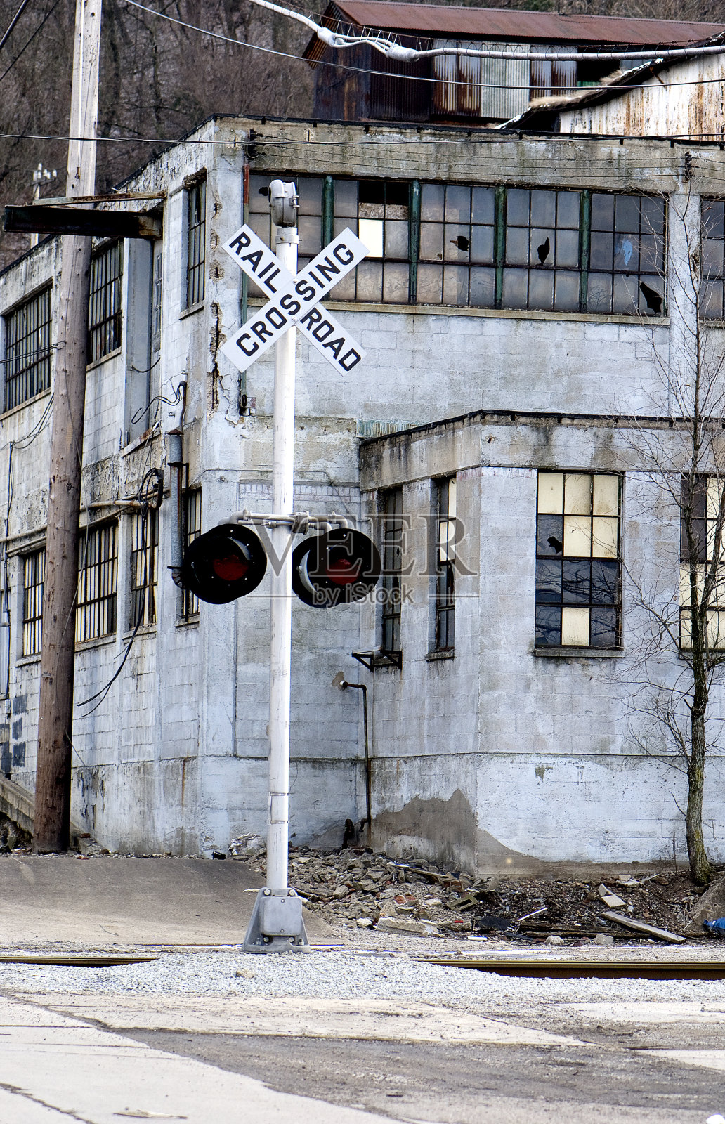 铁路交叉处仓库照片摄影图片
