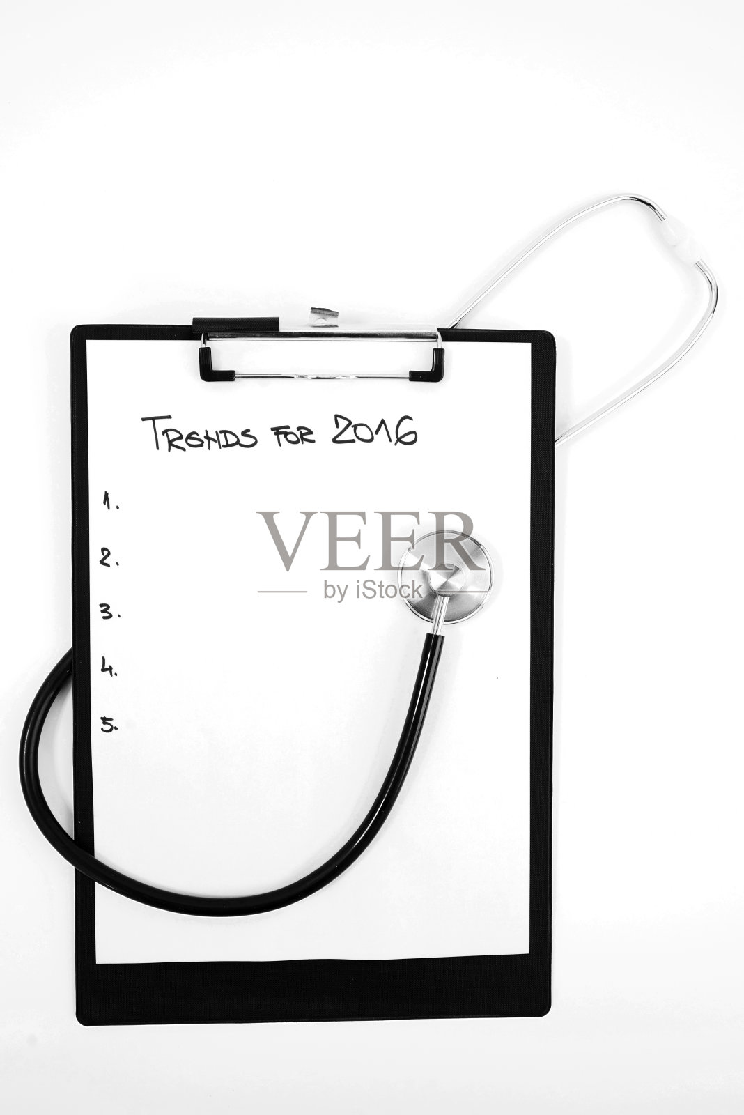 明年的趋势——剪贴板上的愿望清单照片摄影图片