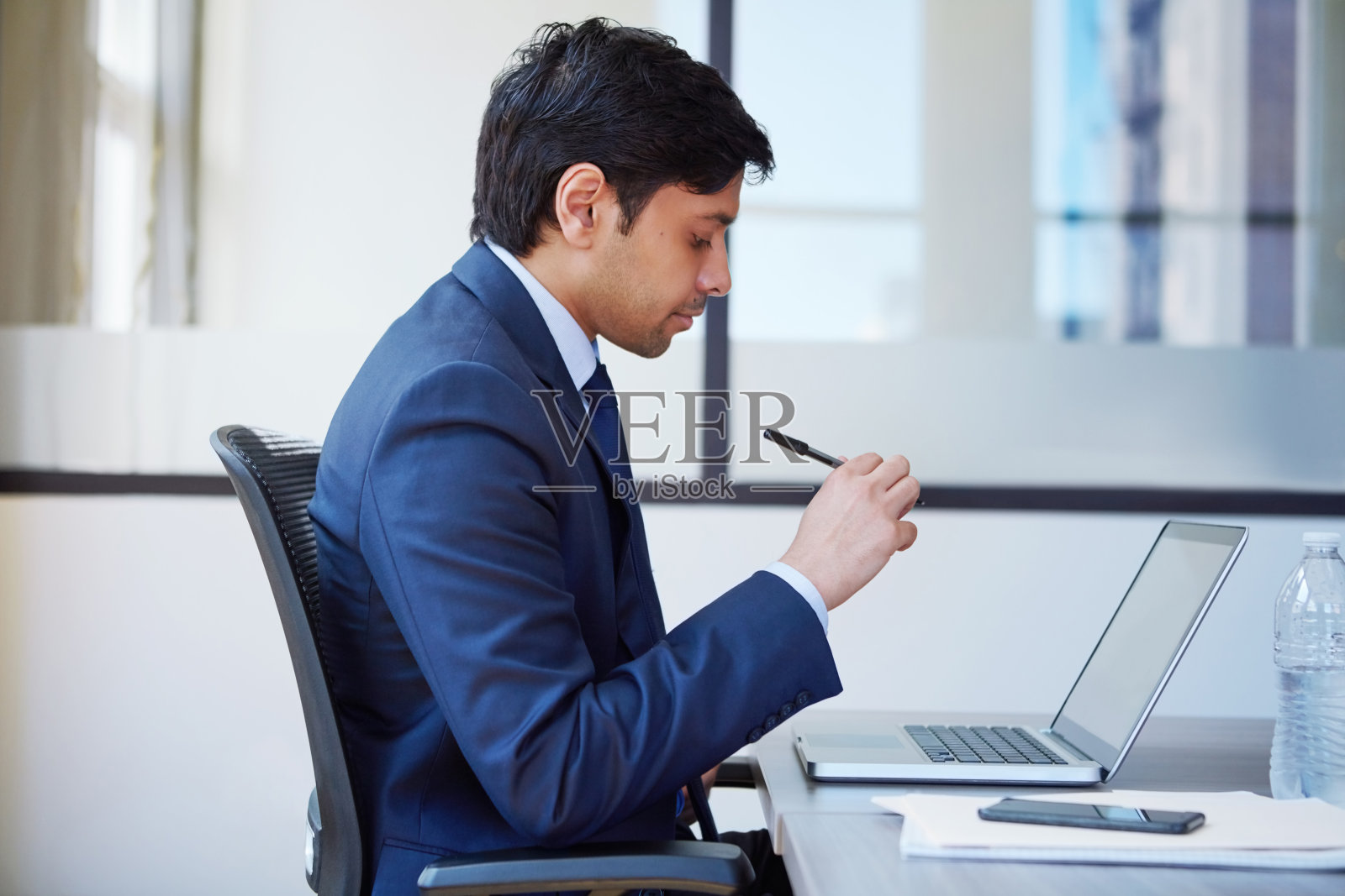 完全集中照片摄影图片