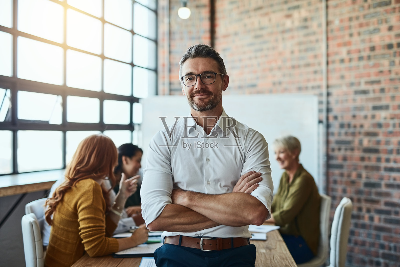 没有什么能击垮我们队照片摄影图片