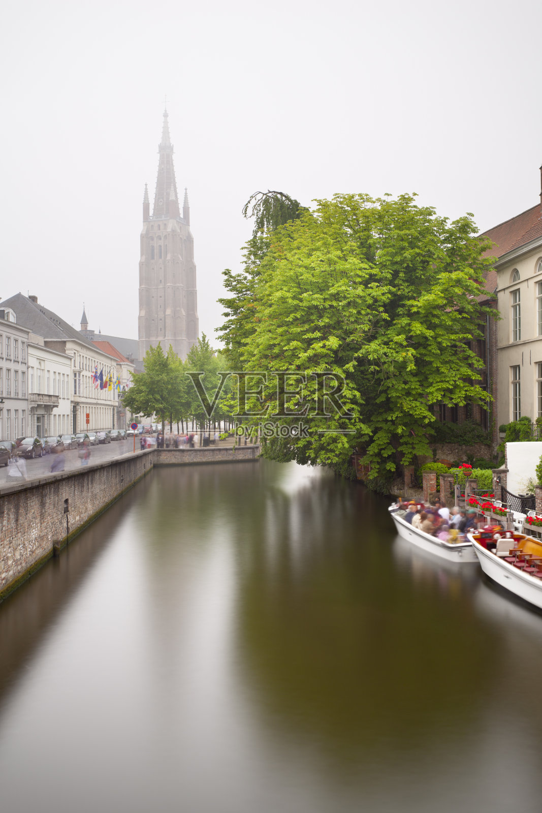 迷雾之日圣母教堂照片摄影图片