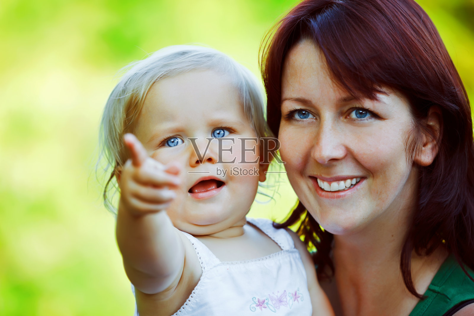 母亲和女儿照片摄影图片