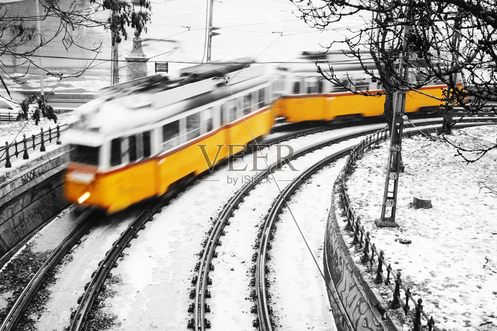 黄色的有轨电车照片摄影图片