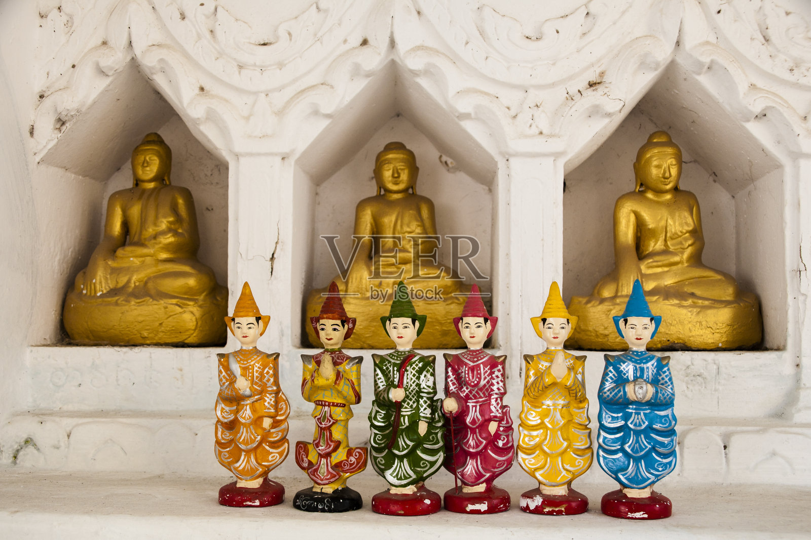 缅甸:佛像和纳特雕像照片摄影图片