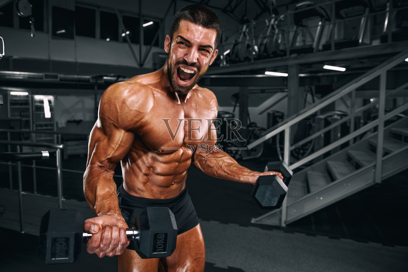 要么努力训练，要么回家照片摄影图片