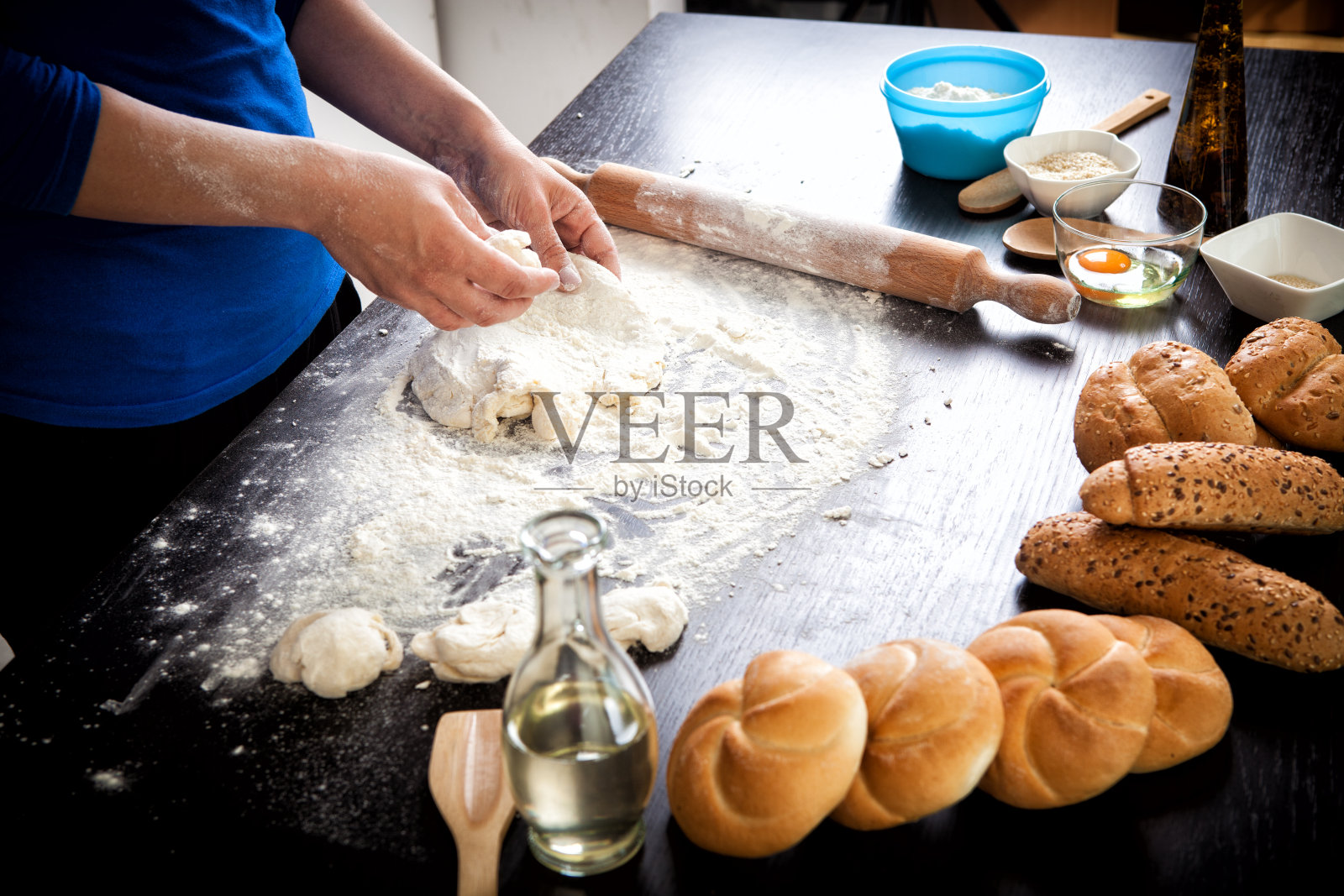 准备面包面团照片摄影图片