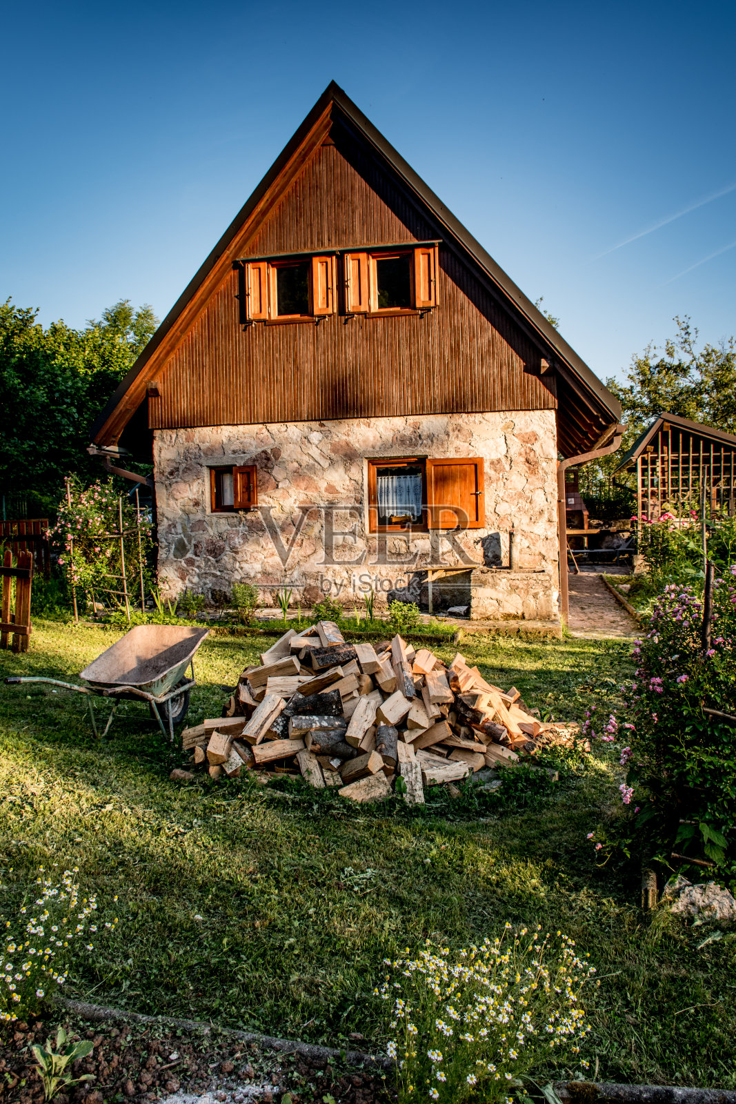 堆柴火照片摄影图片