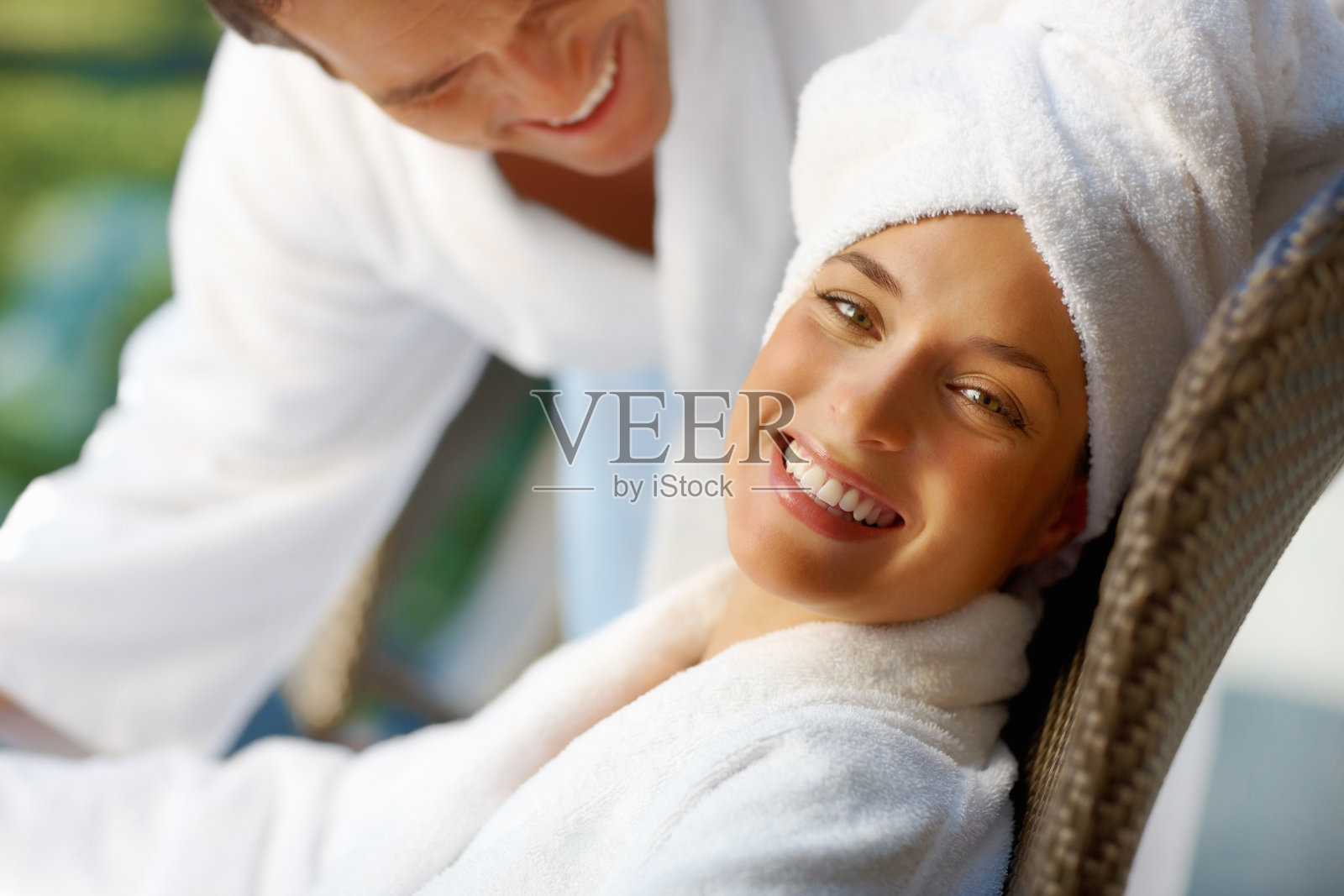 放松的夫妇在一起照片摄影图片