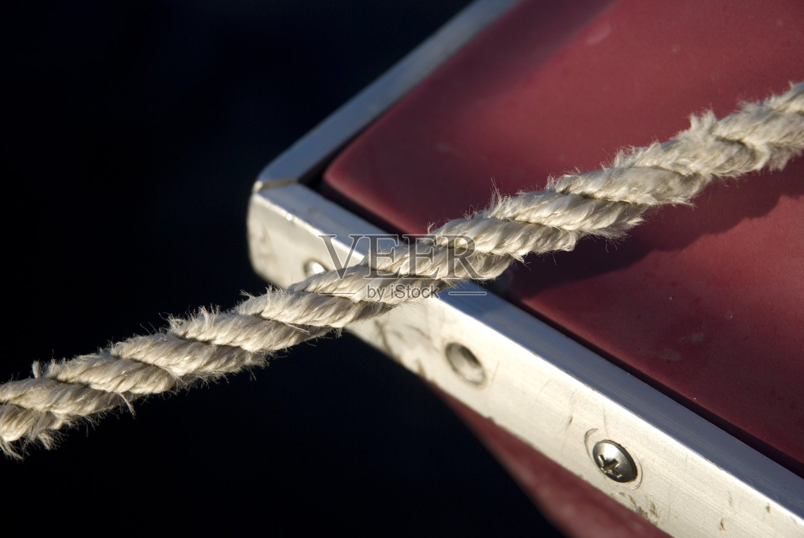 用绳子系船照片摄影图片