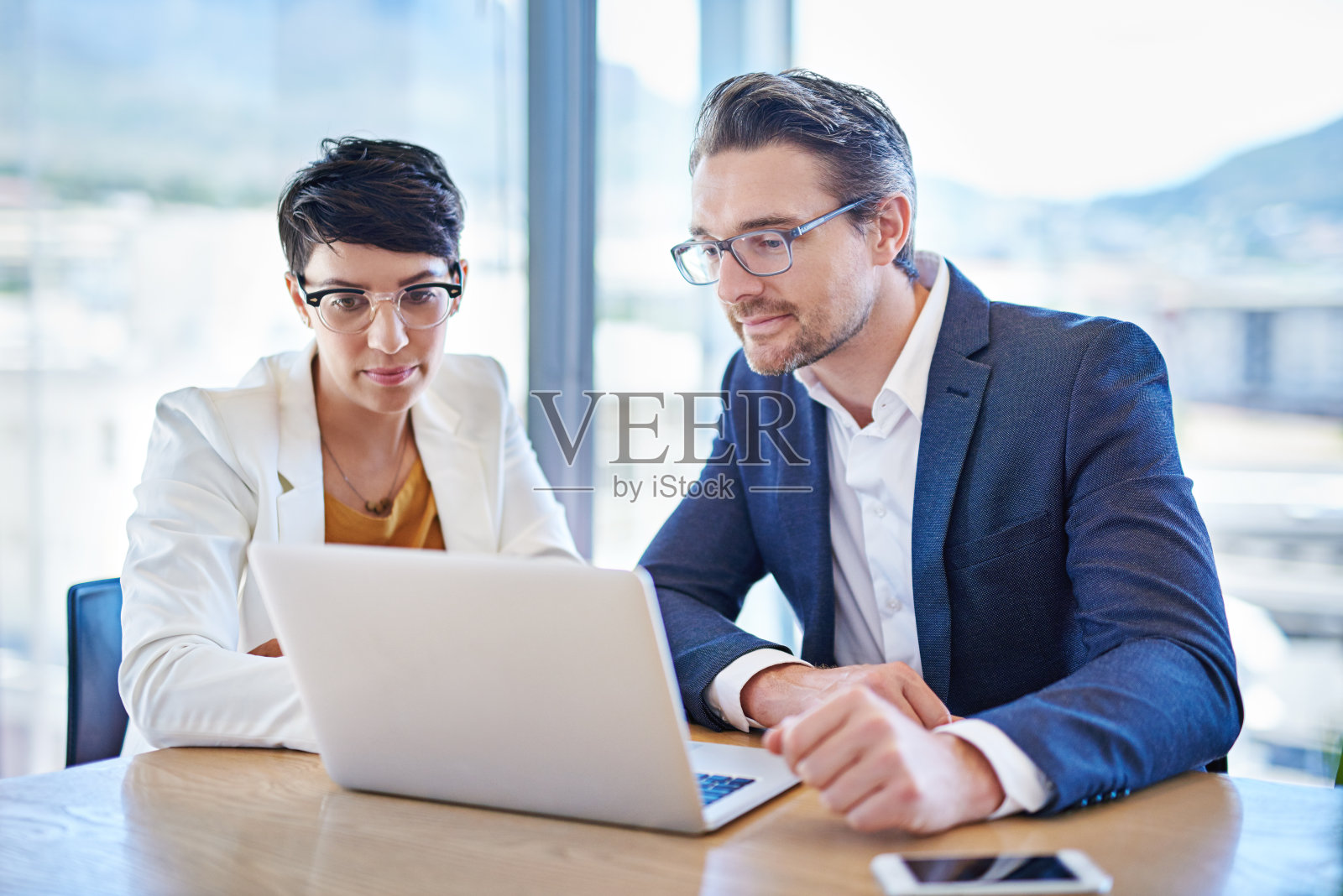 共同的想法带来共同的成功照片摄影图片